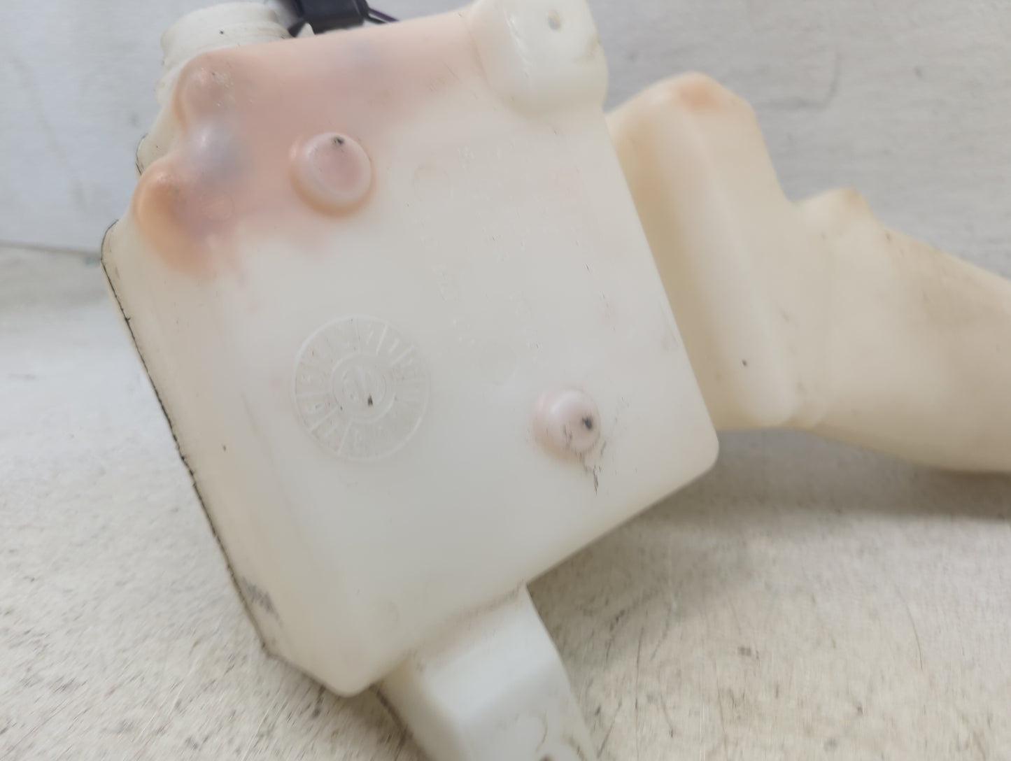 2007-2014 Ford Edge Windshield Washer Fluid Reservoir Bottle Oem 1473693 - Oemusedautoparts1.com