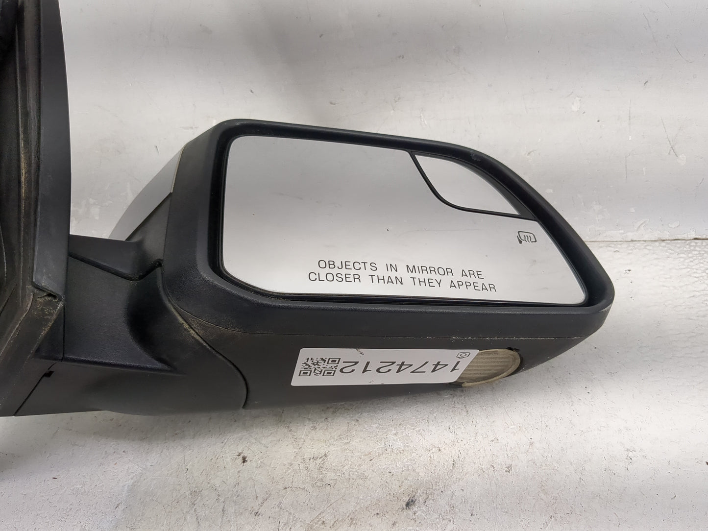 2011-2014 Ford Edge Passenger Side View Mirror - Right Door Mirror OEM Used - Oemusedautoparts1.com