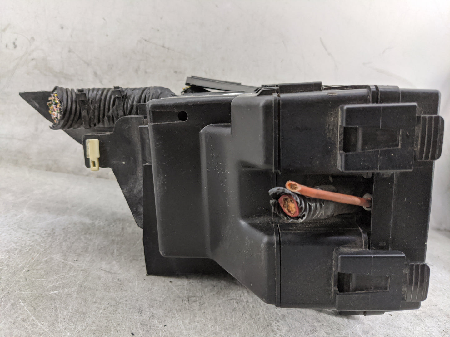 2012-2014 Ford Edge Fusebox Fuse Box Panel Relay Module P/N:CT4T-14290-LH Fits Fits 2012 2013 2014 OEM Used Auto Parts - Oem