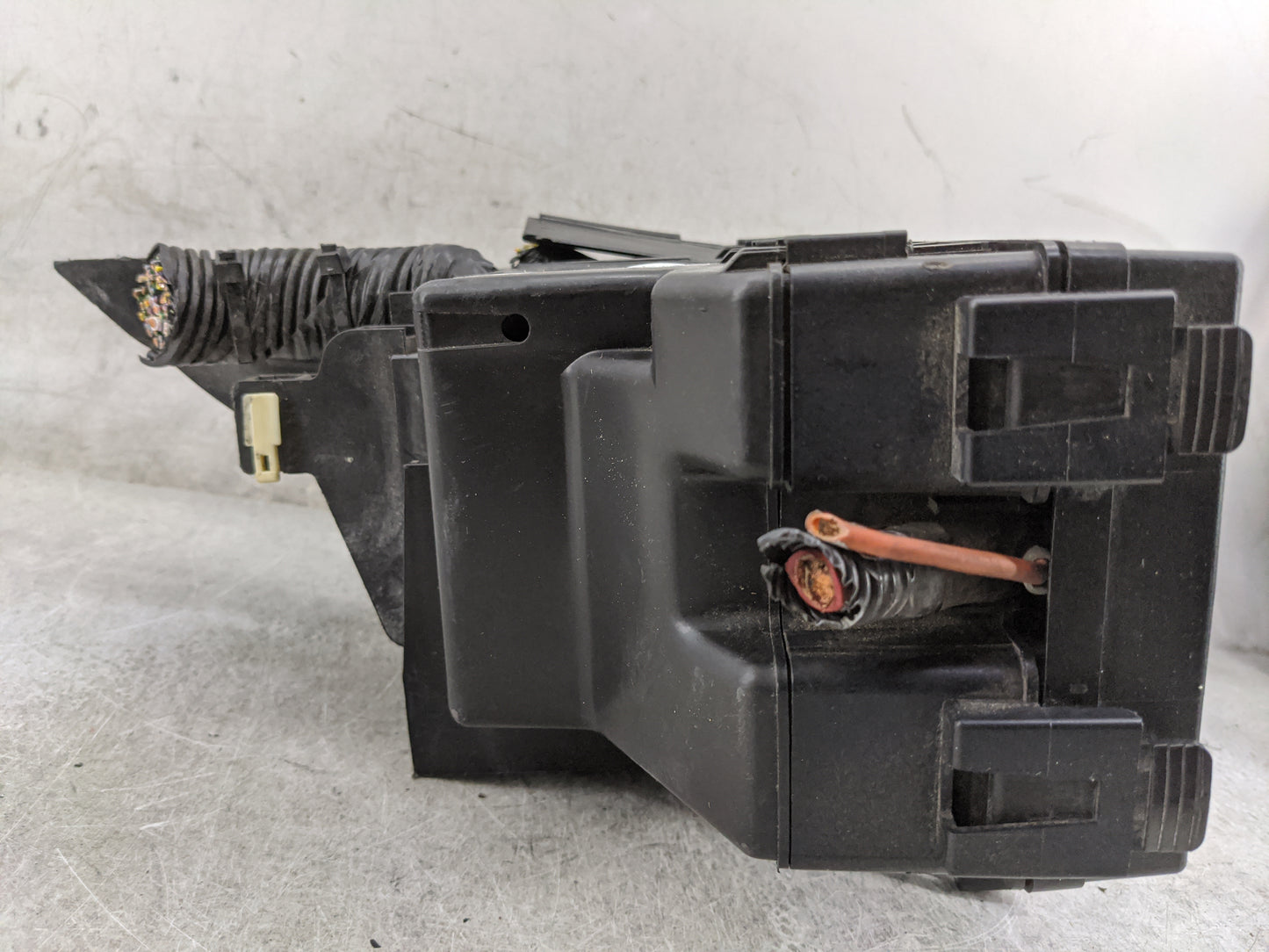 2012-2014 Ford Edge Fusebox Fuse Box Panel Relay Module P/N:CT4T-14290-LH Fits Fits 2012 2013 2014 OEM Used Auto Parts - Oem
