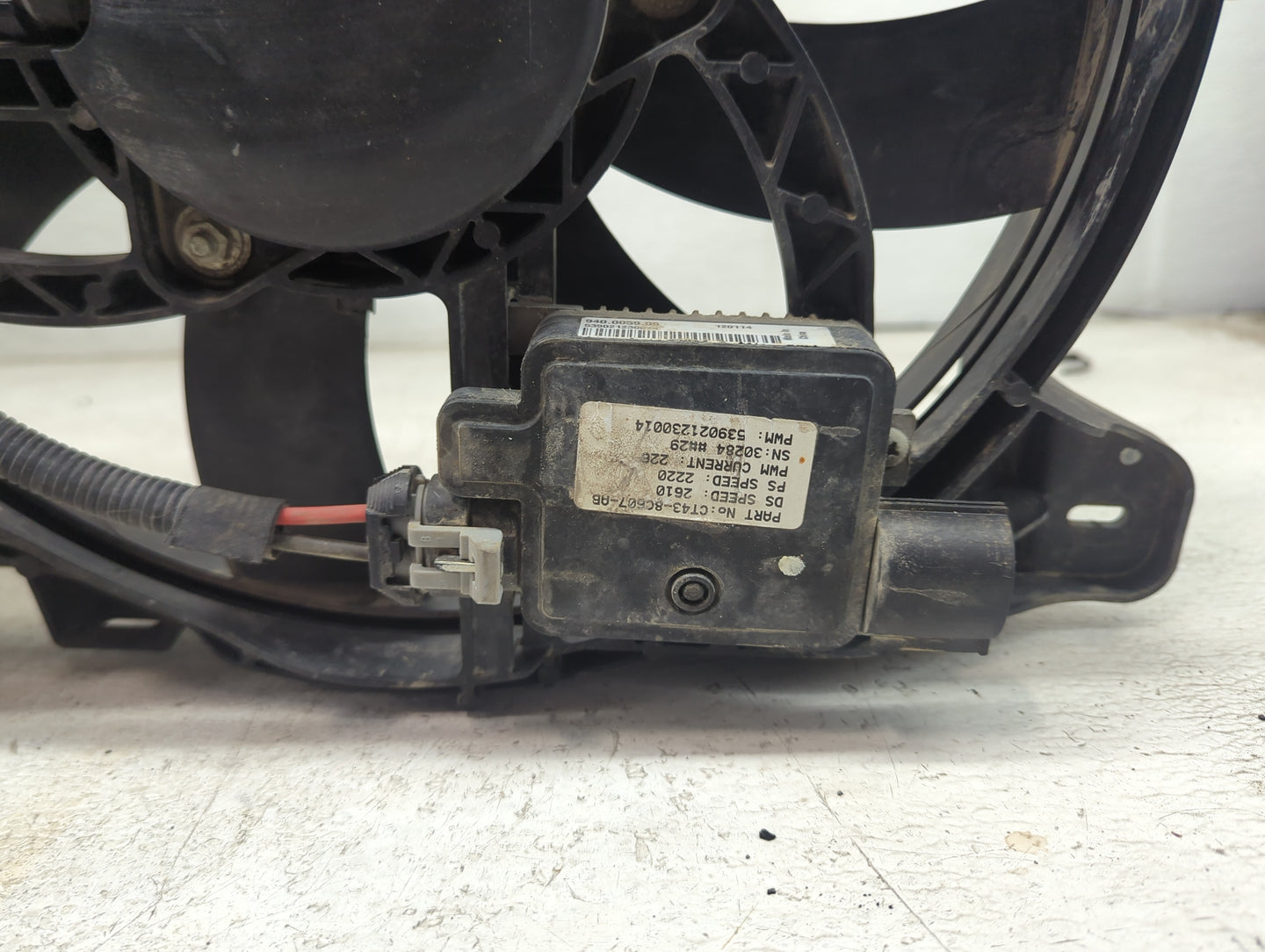 2007-2014 Ford Edge Electric Radiator Cooling Fan Motor Assembly P/N:CT43-8C607-06 10798320 Fits OEM Used Auto Parts - Oemus