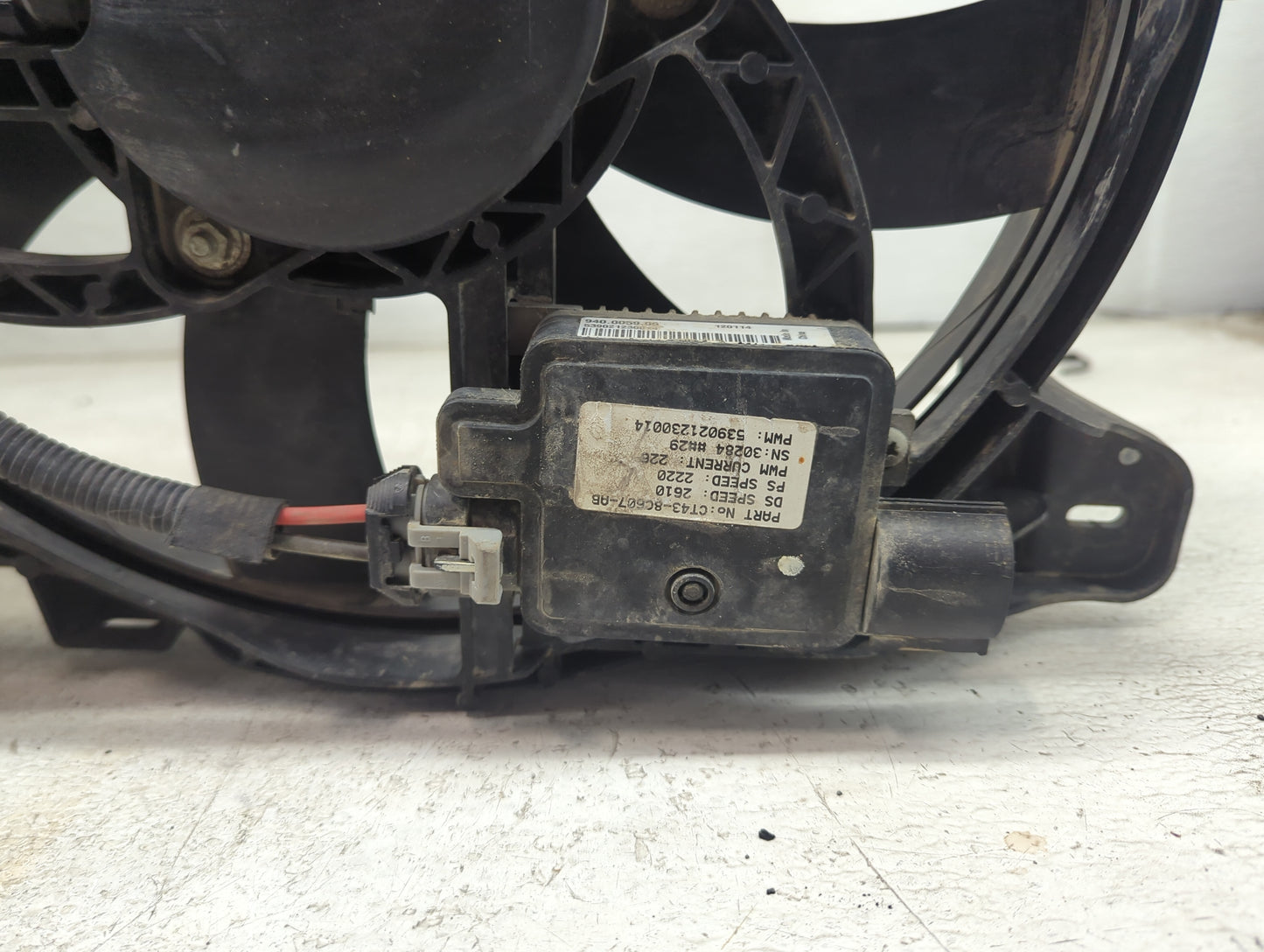 2007-2014 Ford Edge Electric Radiator Cooling Fan Motor Assembly P/N:CT43-8C607-06 10798320 Fits OEM Used Auto Parts - Oemus