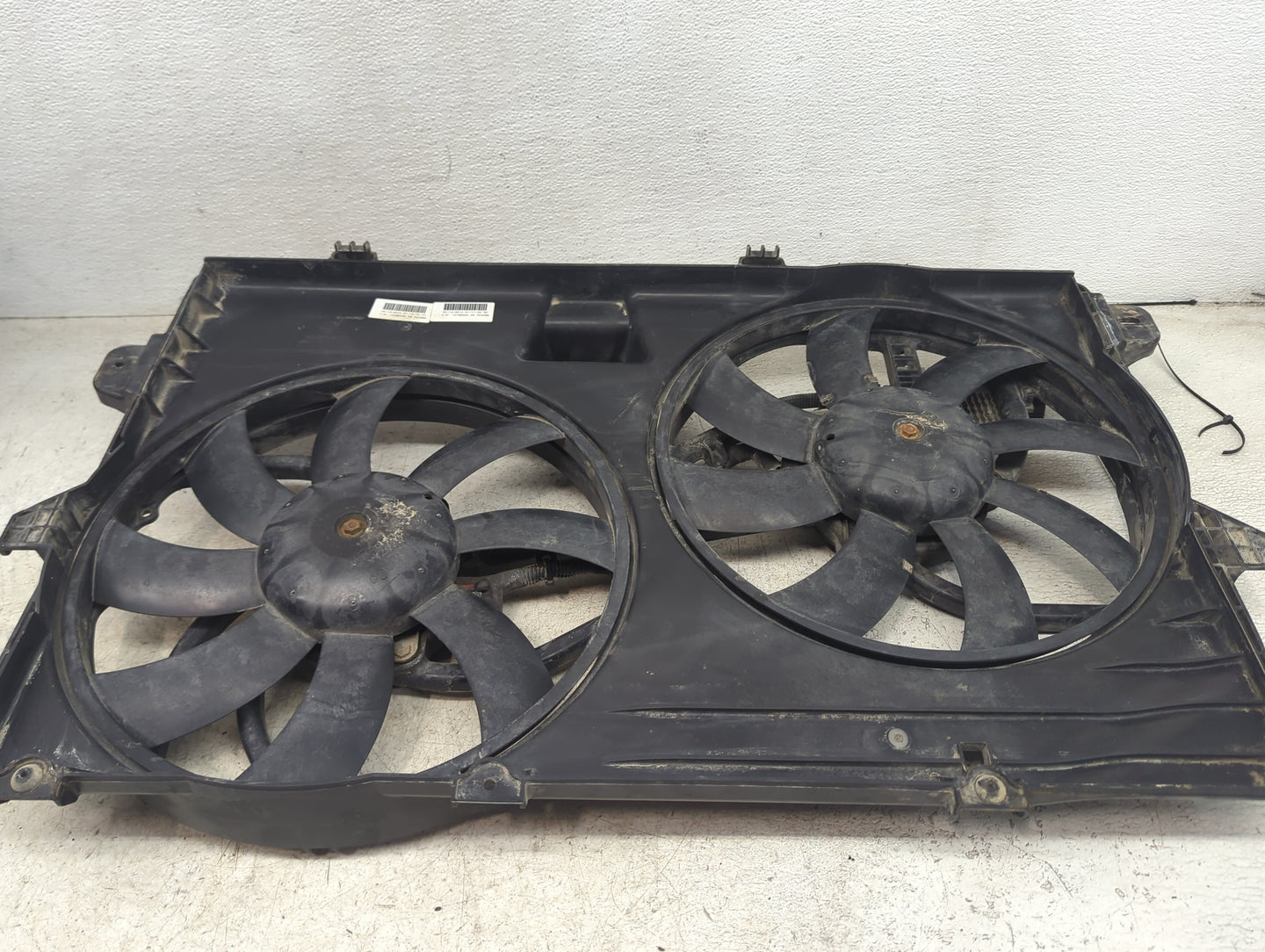 2007-2014 Ford Edge Electric Radiator Cooling Fan Motor Assembly P/N:CT43-8C607-06 10798320 Fits OEM Used Auto Parts - Oemus