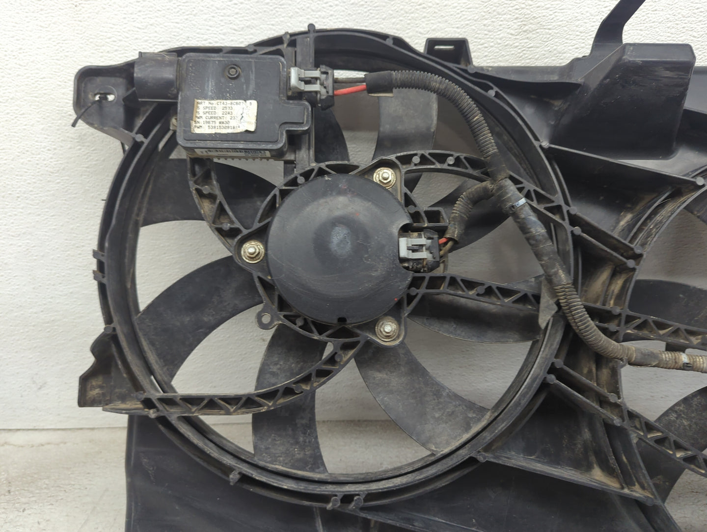 2007-2014 Ford Edge Electric Radiator Cooling Fan Motor Assembly P/N:CT43-8C607-AB Fits OEM Used Auto Parts - Oemusedautopar