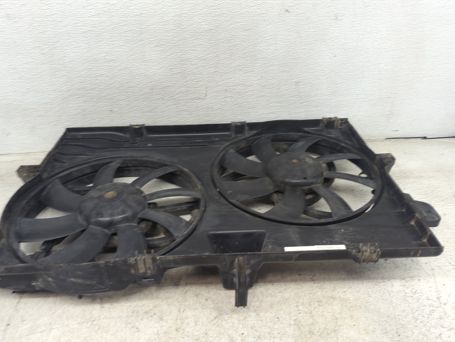 2007-2014 Ford Edge Electric Radiator Cooling Fan Motor Assembly P/N:CT43-8C607-AB Fits OEM Used Auto Parts - Oemusedautopar