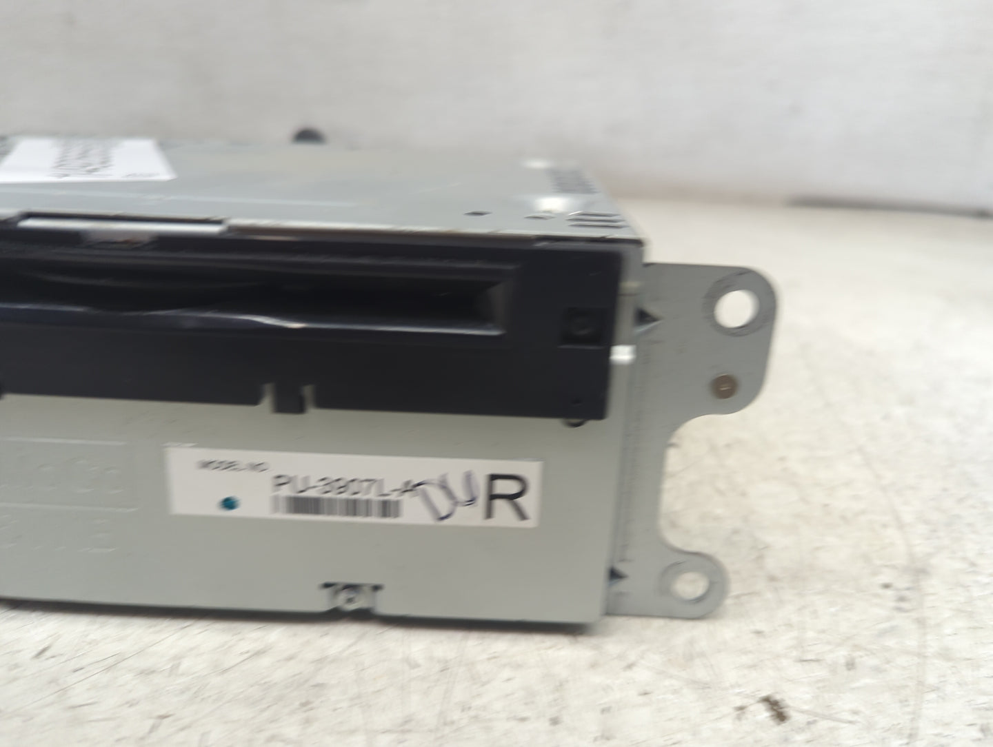 2014 Ford Edge Radio AM FM Cd Player Receiver Replacement P/N:PU-3907L-A ET4T19C107JC, 276-1448-43 Fits OEM Used Auto Parts 