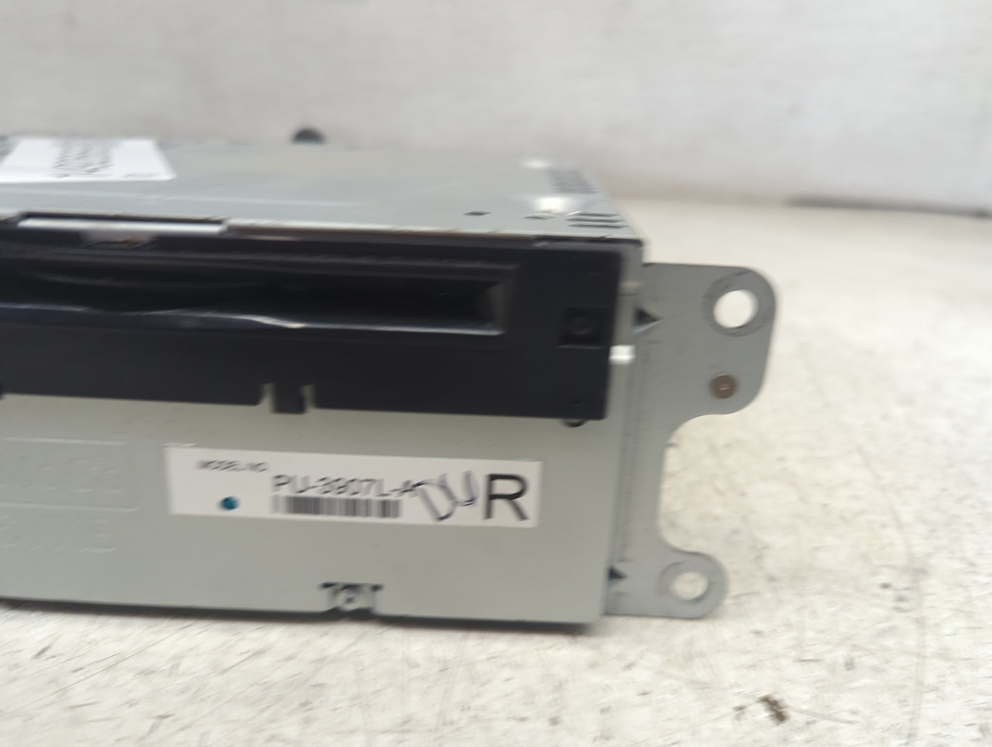 2014 Ford Edge Radio AM FM Cd Player Receiver Replacement P/N:PU-3907L-A ET4T19C107JC, 276-1448-43 Fits OEM Used Auto Parts 