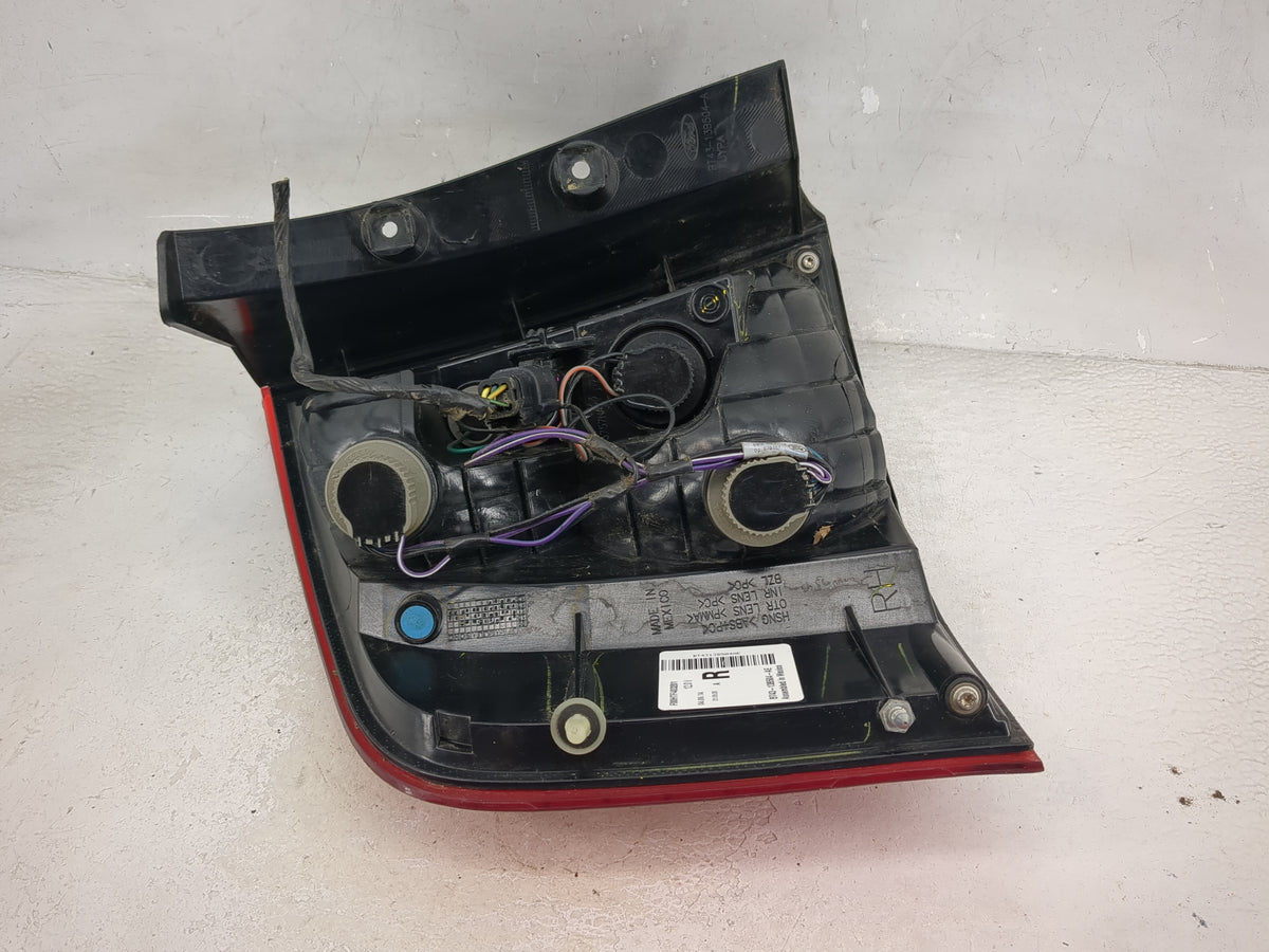 2011-2014 Ford Edge Tail Light Assembly Passenger Right OEM P/N:BT43-13B504-AE F00HTF403201 Fits Fits 2011 2012 2013 2014 OE