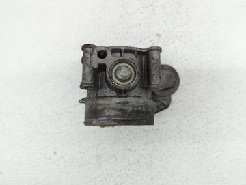 2011-2018 Ford Edge Throttle Body P/N:AT4E-EH AT4E-EF, AT4E-9F991-EL Fits Fits 2011 2012 2013 2014 2015 2016 2017 2018 2019 OEM Used Auto Parts