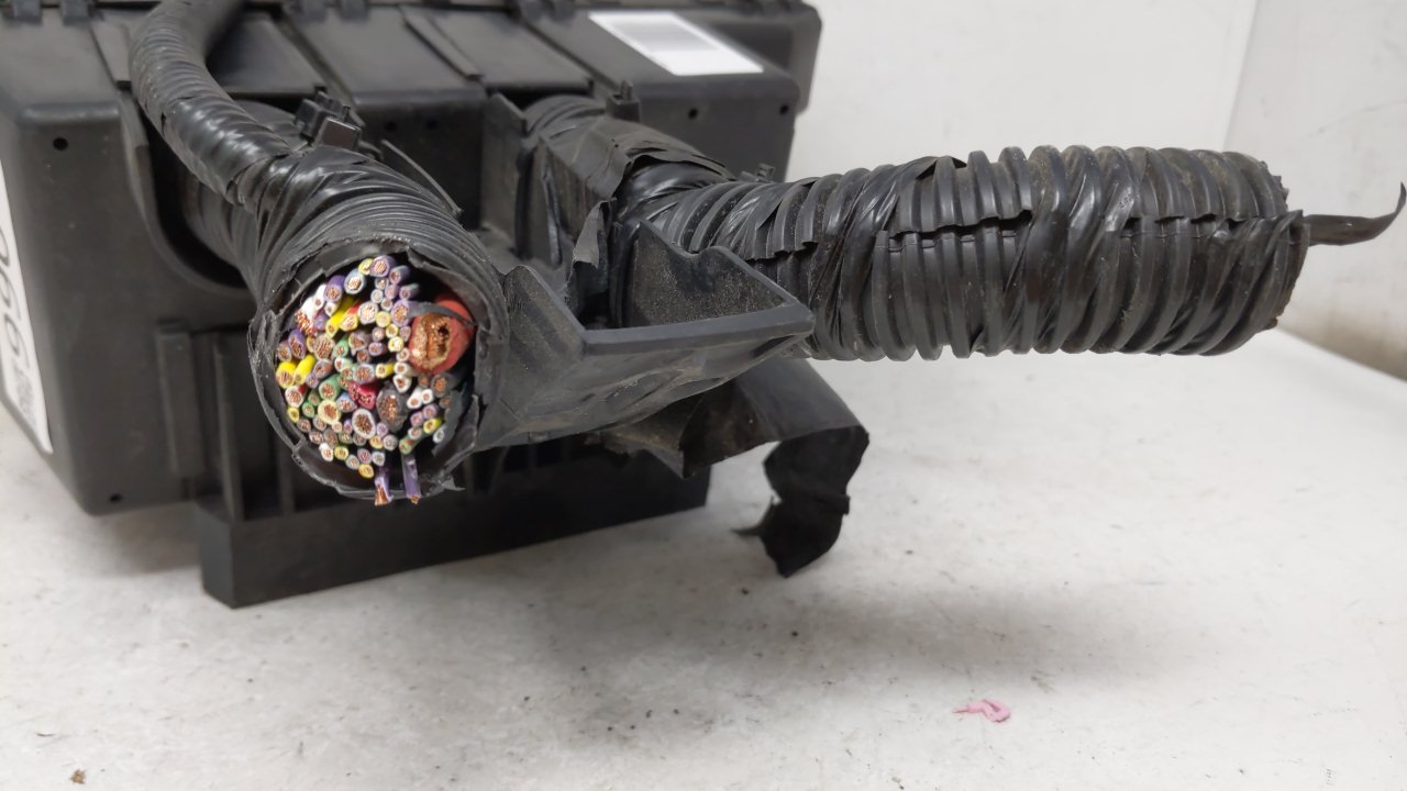 2012-2014 Ford Edge Fusebox Fuse Box Panel Relay Module P/N:CT4T-14290-NF Fits Fits 2012 2013 2014 OEM Used Auto Parts - Oem