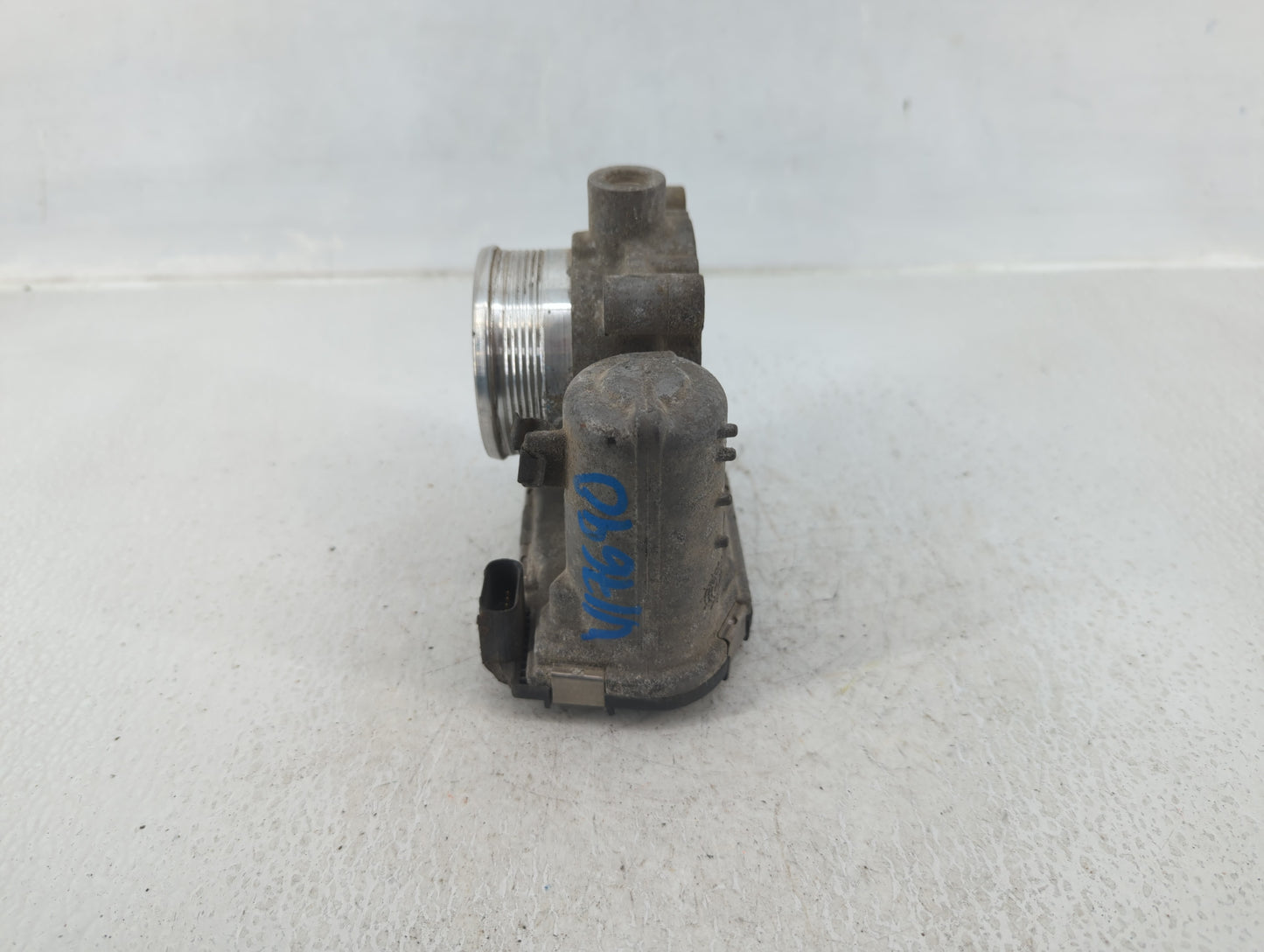 2012-2014 Ford Edge Throttle Body P/N:CM5E 9F991 AD Fits Fits 2012 2013 2014 2015 2016 2017 OEM Used Auto Parts - Oemusedaut