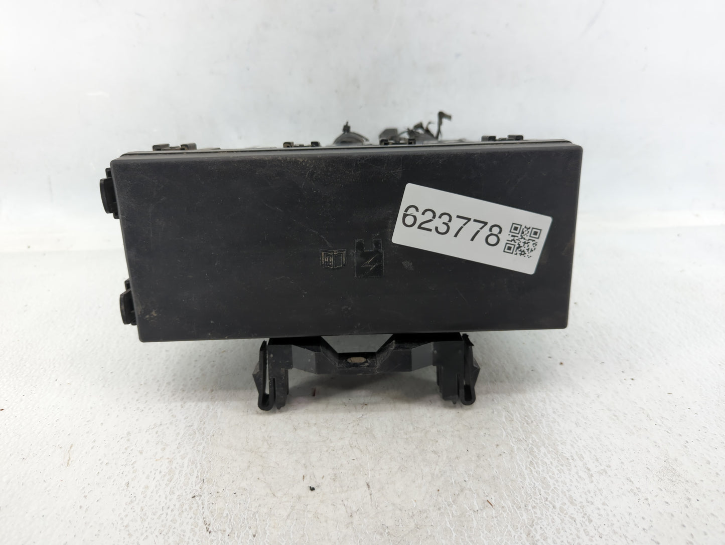 2012-2014 Ford Edge Fusebox Fuse Box Panel Relay Module P/N:CT4T-14290-HE Fits Fits 2012 2013 2014 OEM Used Auto Parts - Oem