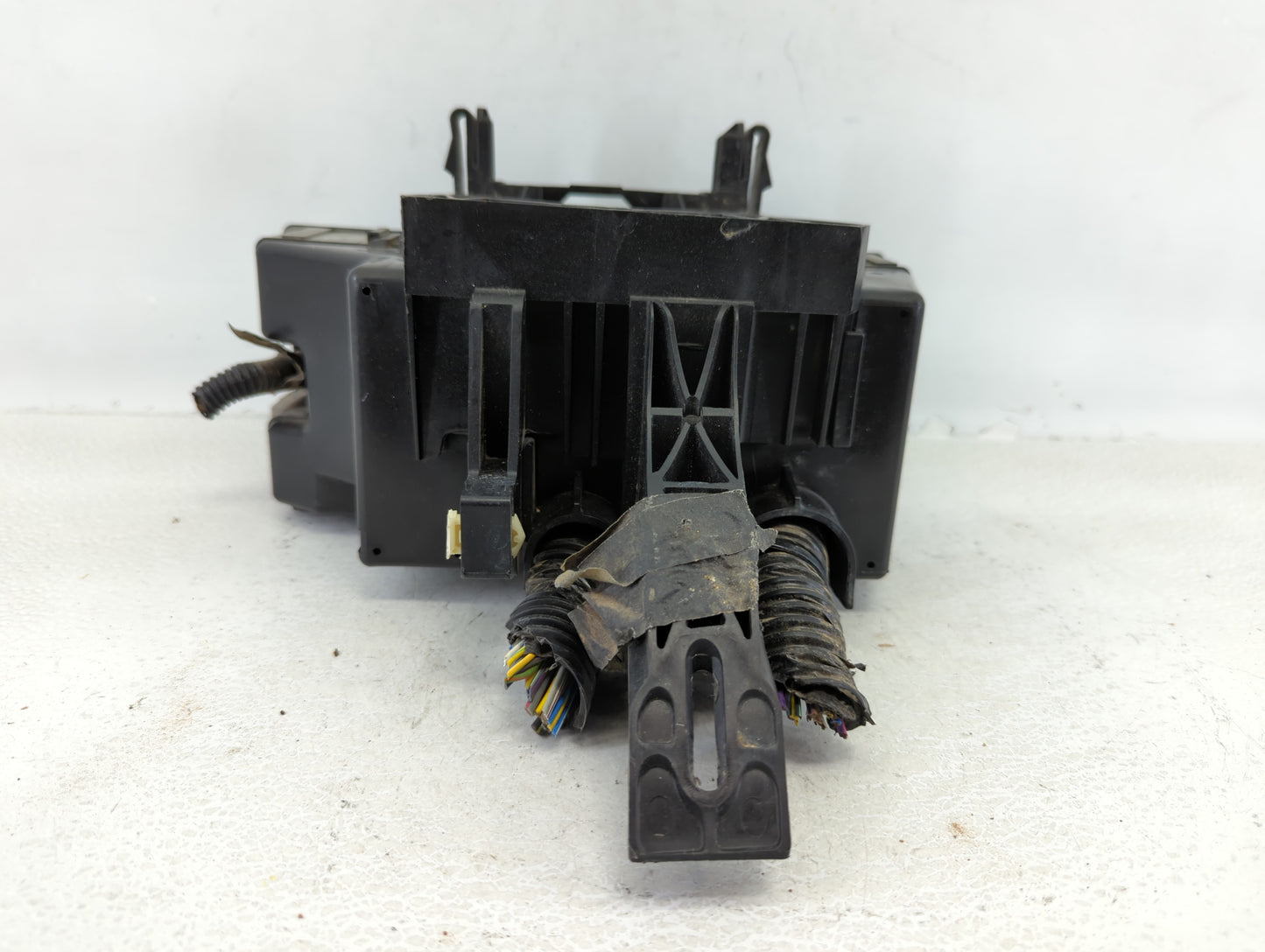 2012-2014 Ford Edge Fusebox Fuse Box Panel Relay Module P/N:CT4T-14290-LK Fits Fits 2012 2013 2014 OEM Used Auto Parts - Oem