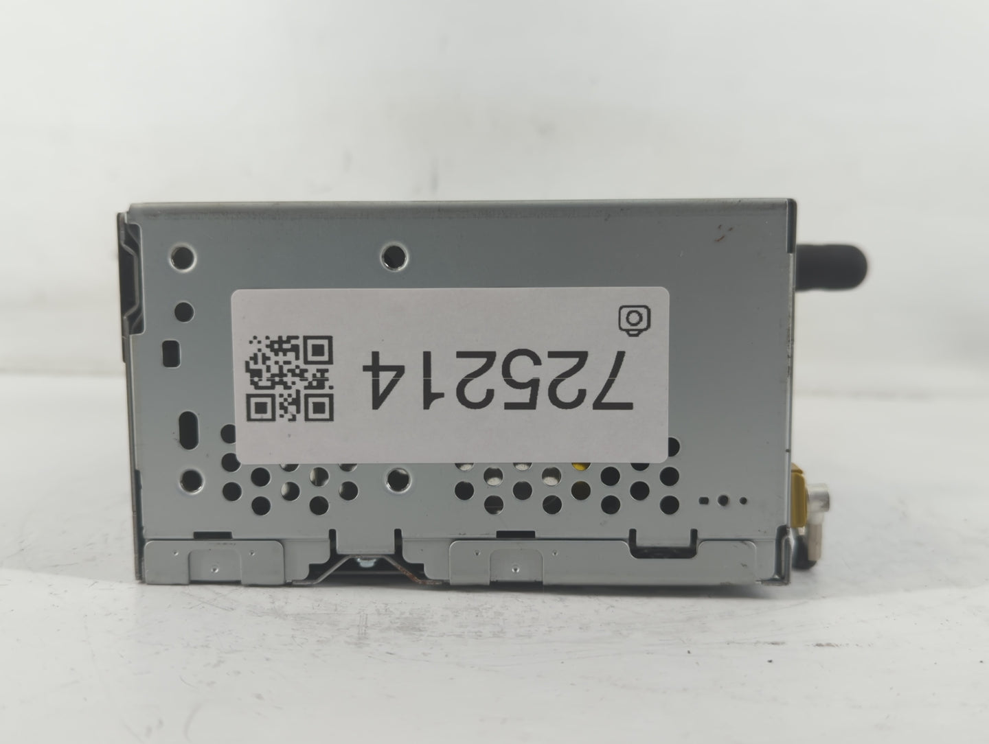 2013-2014 Ford Edge Radio AM FM Cd Player Receiver Replacement P/N:ET4T-19C107-KA Fits Fits 2013 2014 OEM Used Auto Parts - 