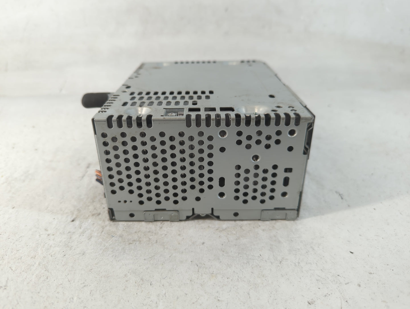 2013-2014 Ford Edge Radio AM FM Cd Player Receiver Replacement P/N:12826 Fits Fits 2013 2014 OEM Used Auto Parts - Oemusedau