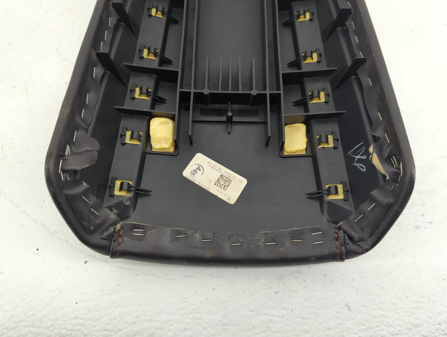 2013-2014 Ford Edge Center Console Armrest Cover Lid Fits Fits 2013 2014 OEM Used Auto Parts - Oemusedautoparts1.com