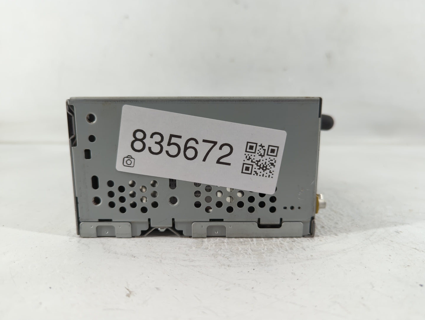2014 Ford Edge Radio AM FM Cd Player Receiver Replacement P/N:ET4T19C107NA Fits Fits 2015 OEM Used Auto Parts - Oemusedautop