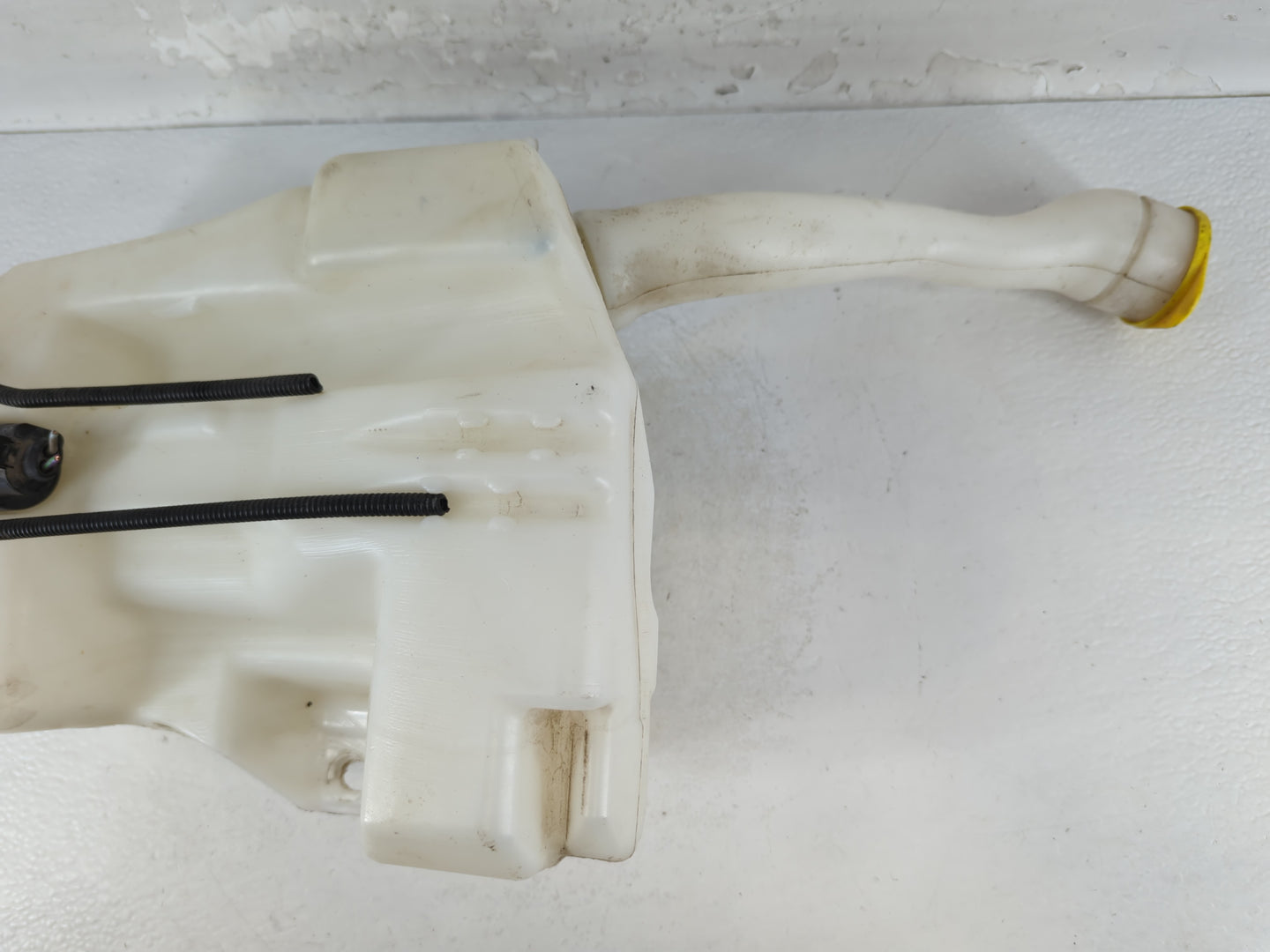 2013-2014 Ford Escape Windshield Washer Fluid Reservoir Bottle Oem - Oemusedautoparts1.com
