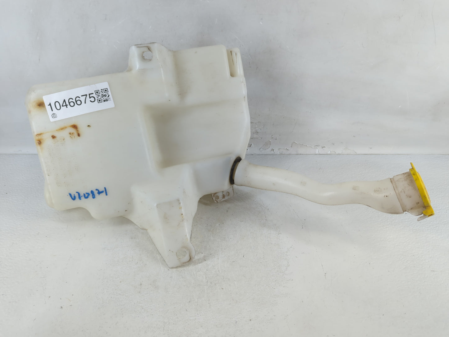 2013-2014 Ford Escape Windshield Washer Fluid Reservoir Bottle Oem - Oemusedautoparts1.com