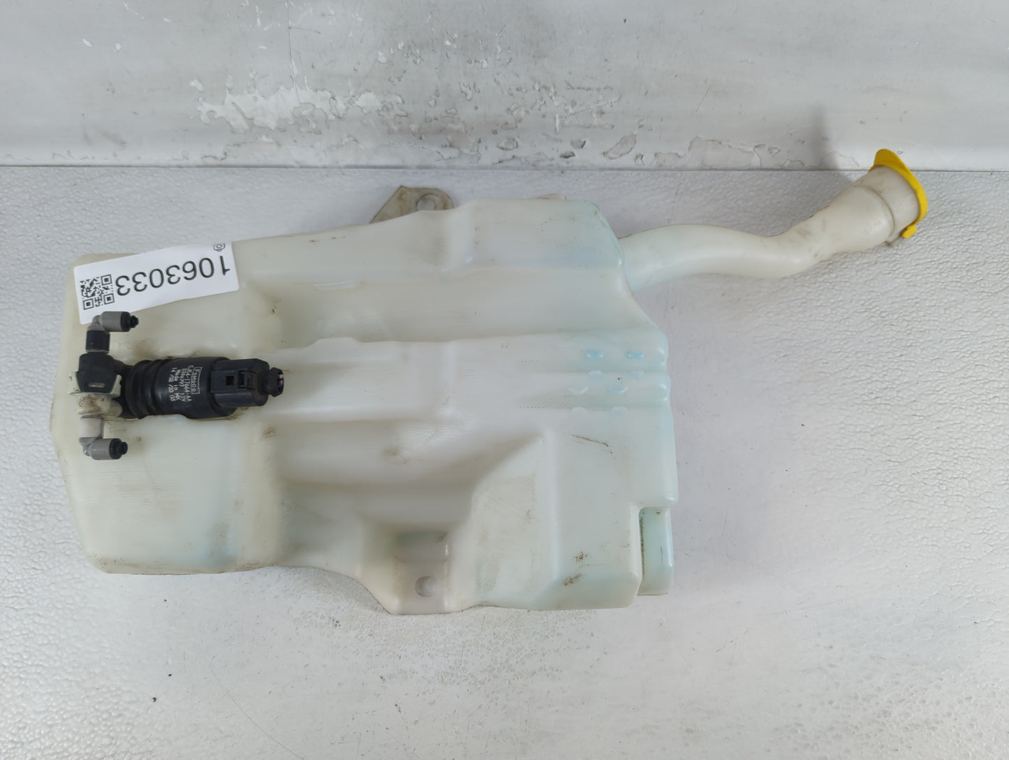 2013-2014 Ford Escape Windshield Washer Fluid Reservoir Bottle Oem - Oemusedautoparts1.com