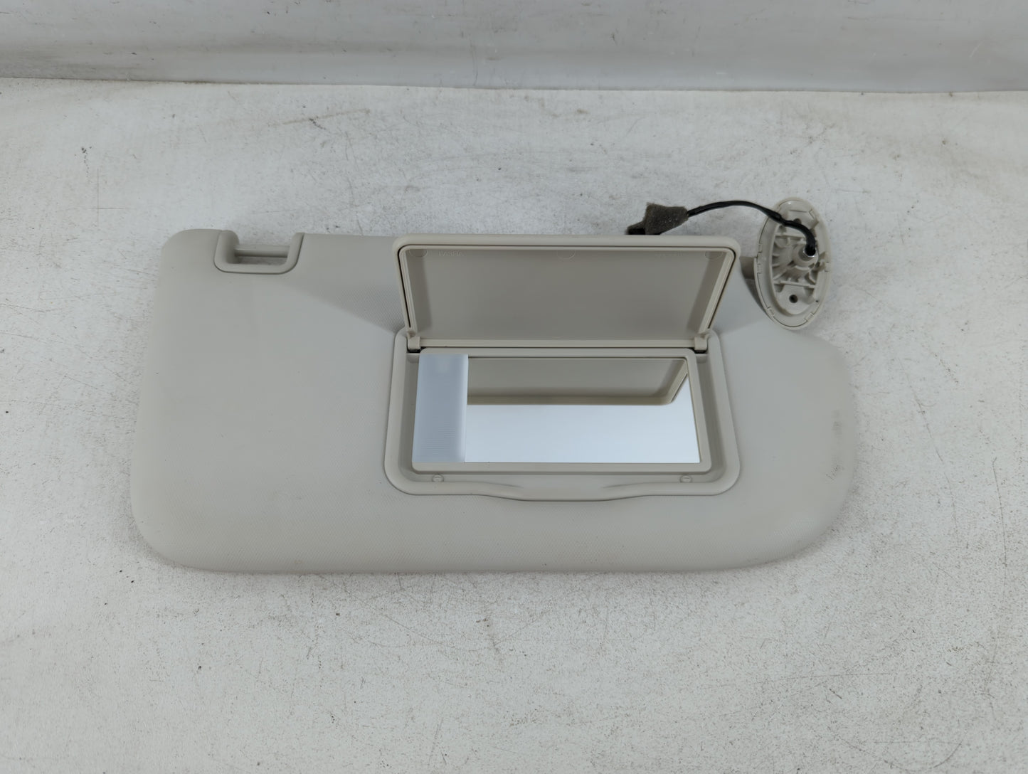 2013-2019 Ford Escape Sun Visor Shade Replacement Passenger Right Mirror Fits Fits 2013 2014 2015 2016 2017 2018 2019 OEM Us