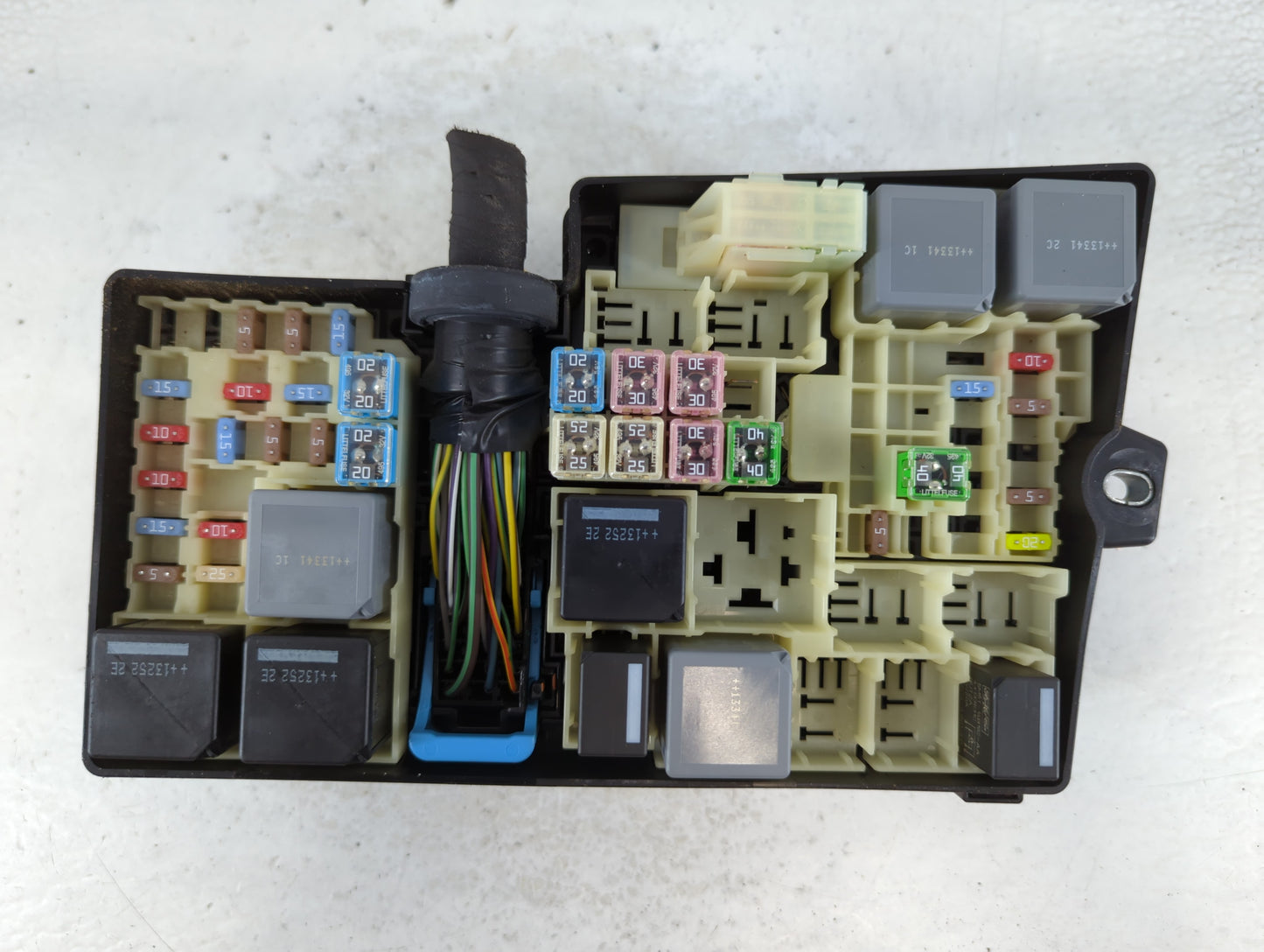 2013-2016 Ford Escape Fusebox Fuse Box Panel Relay Module P/N:AV6T 14A067 AC Fits Fits 2013 2014 2015 2016 OEM Used Auto Par