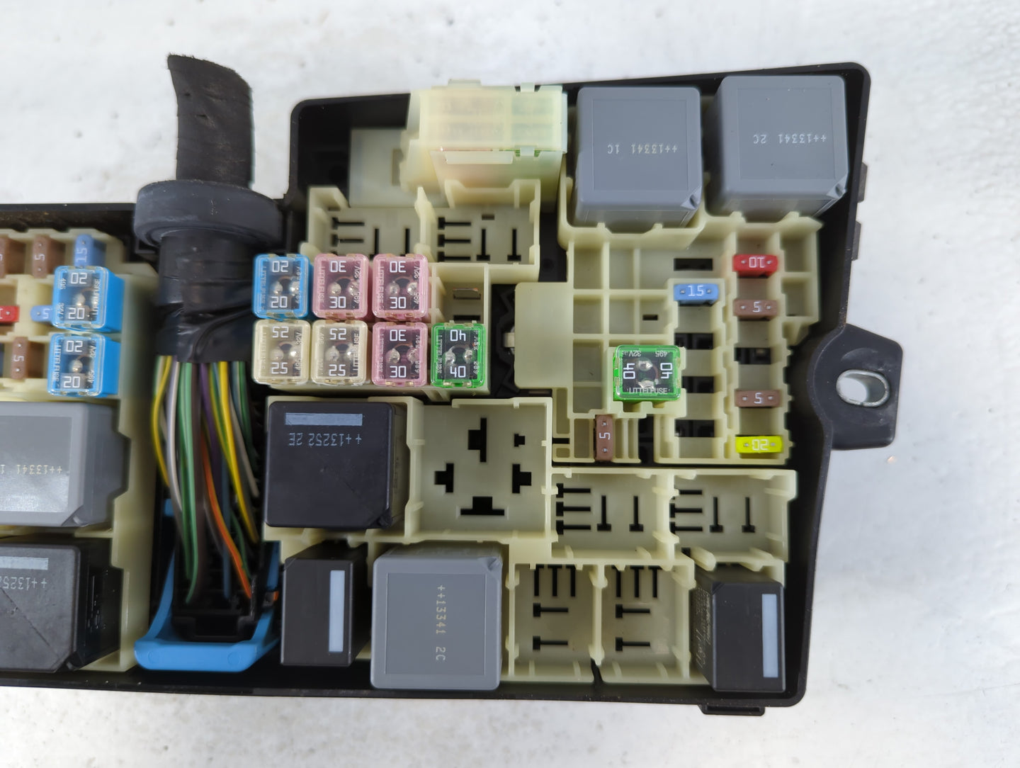 2013-2016 Ford Escape Fusebox Fuse Box Panel Relay Module P/N:AV6T 14A067 AC Fits Fits 2013 2014 2015 2016 OEM Used Auto Par