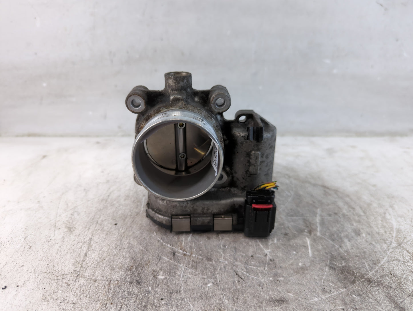 2013-2016 Ford Escape Throttle Body P/N:DS7E-9F991-BB Fits Fits 2012 2013 2014 2015 2016 2017 OEM Used Auto Parts - Oemuseda