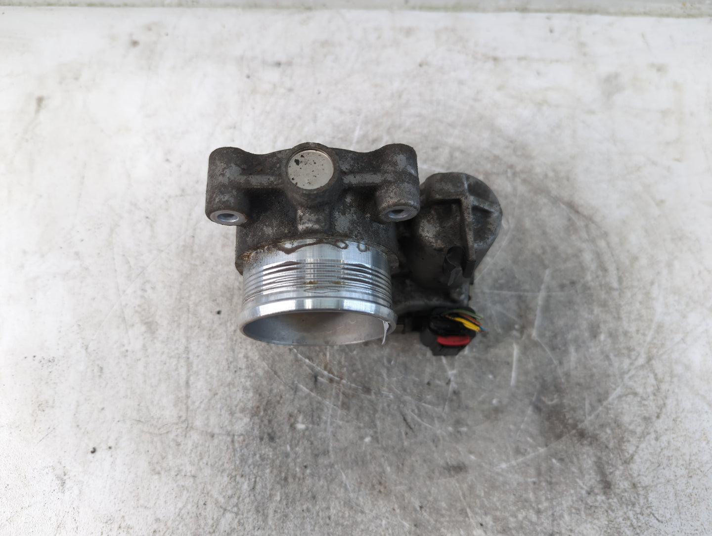 2013-2016 Ford Escape Throttle Body P/N:DS7E-9F991-BB Fits Fits 2012 2013 2014 2015 2016 2017 OEM Used Auto Parts - Oemuseda