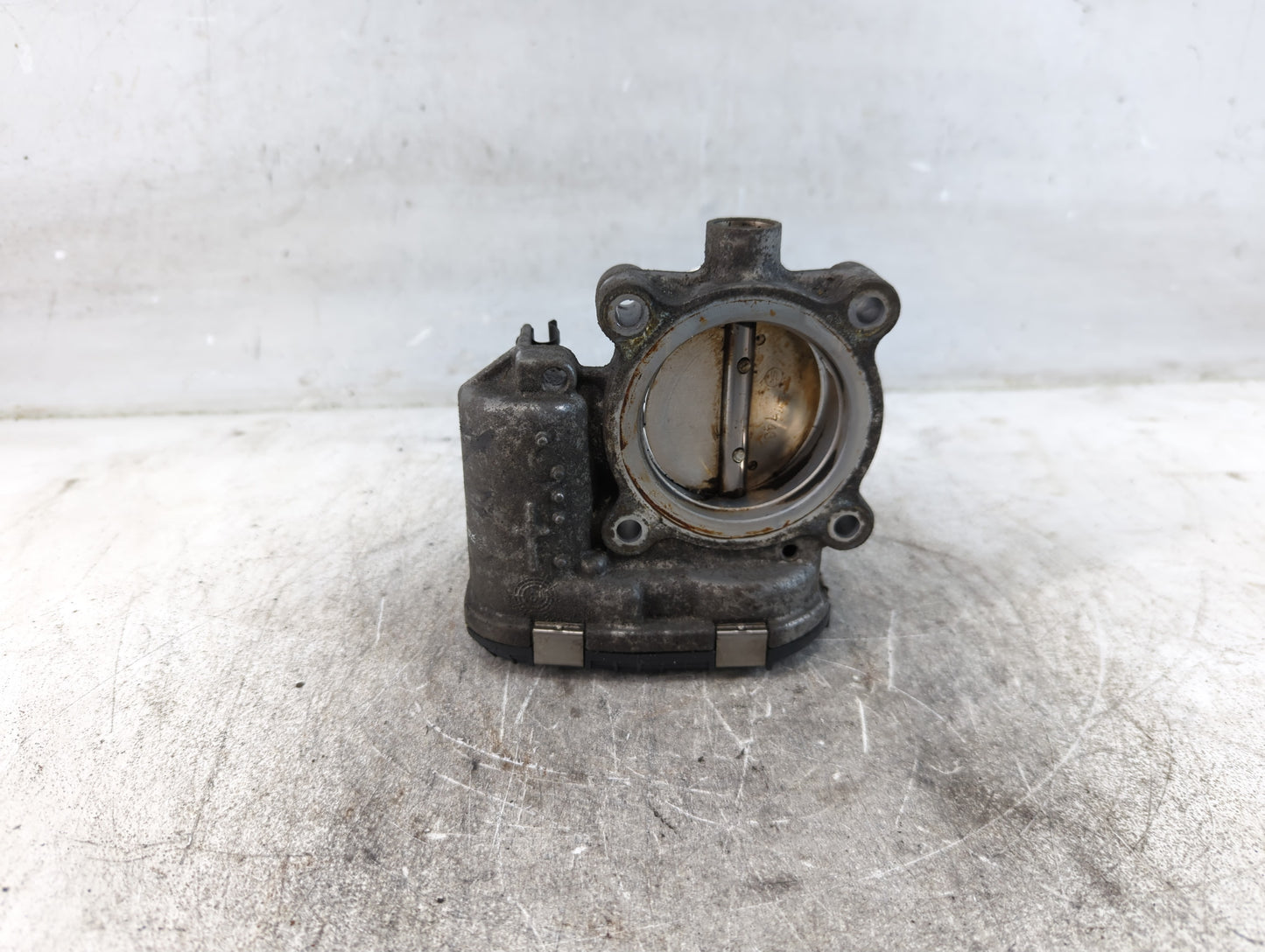 2013-2016 Ford Escape Throttle Body P/N:DS7E-9F991-BB Fits Fits 2012 2013 2014 2015 2016 2017 OEM Used Auto Parts - Oemuseda