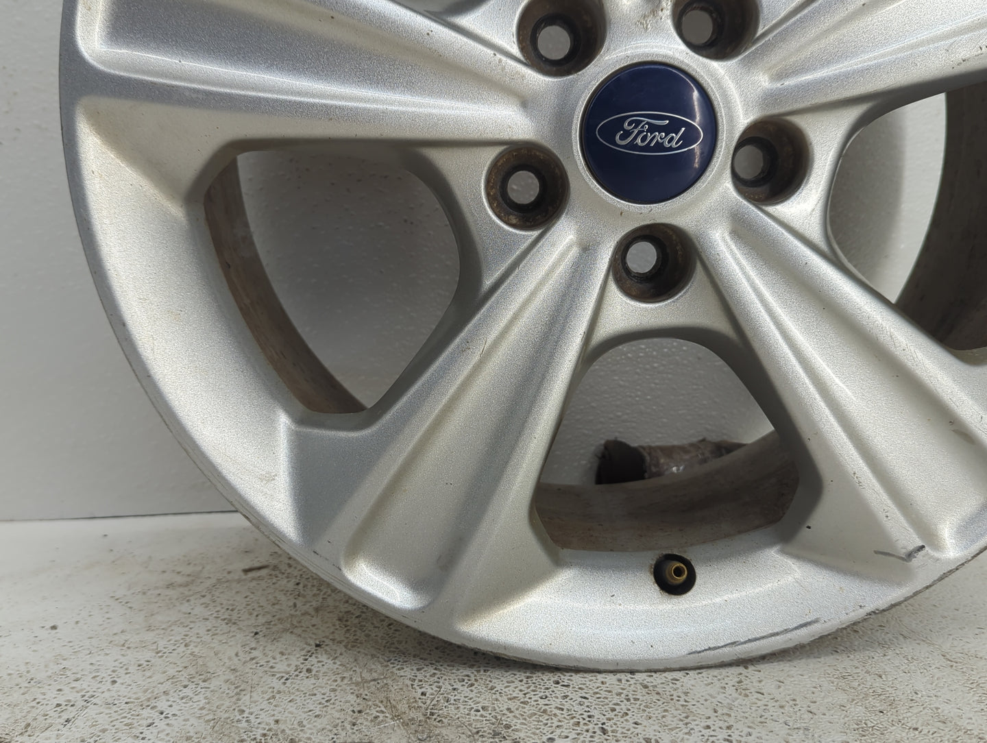 2013-2016 Ford Escape Oem Wheel Rim 1076695 - Oemusedautoparts1.com