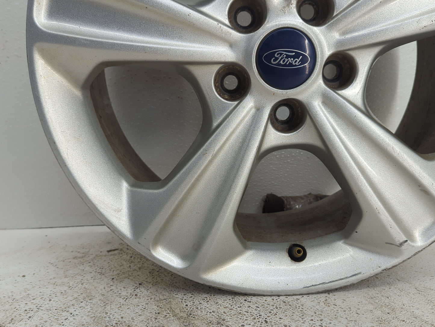 2013-2016 Ford Escape Oem Wheel Rim 1076695 - Oemusedautoparts1.com