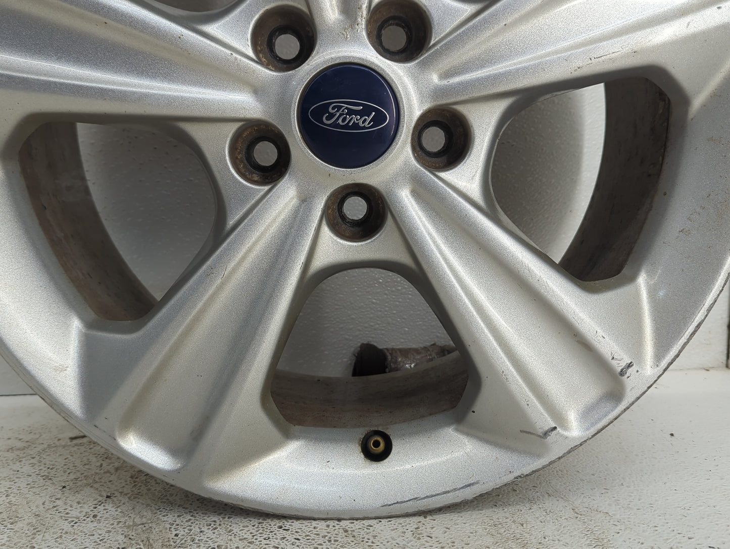 2013-2016 Ford Escape Oem Wheel Rim 1076695 - Oemusedautoparts1.com