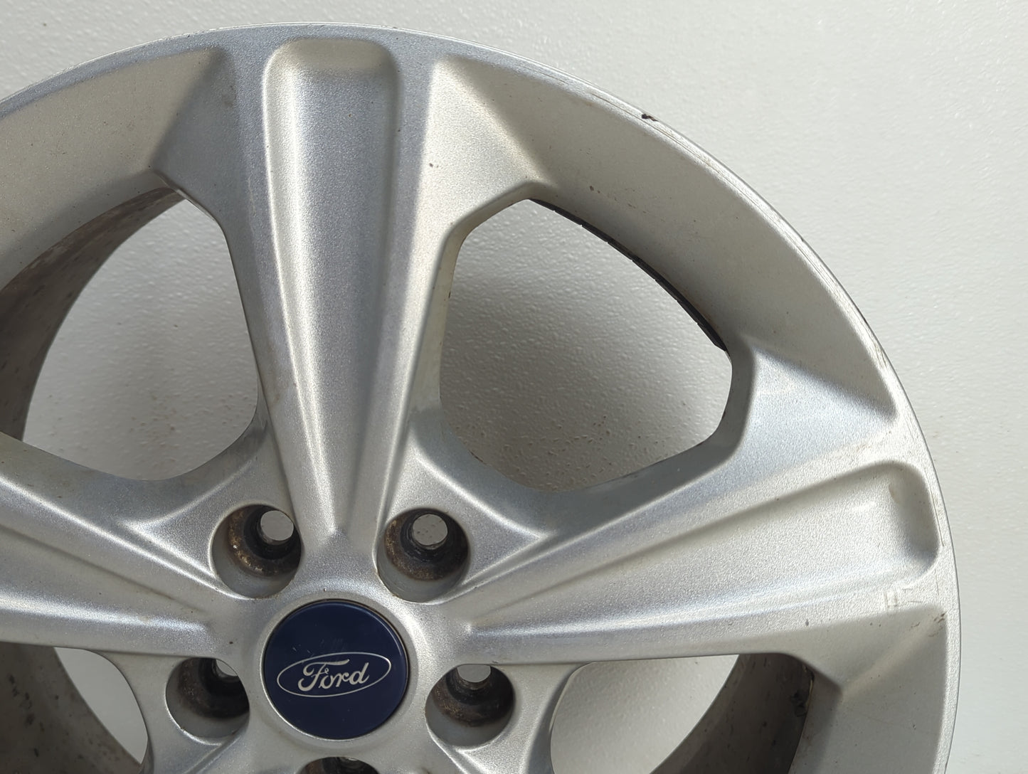 2013-2016 Ford Escape Oem Wheel Rim 1079091 - Oemusedautoparts1.com
