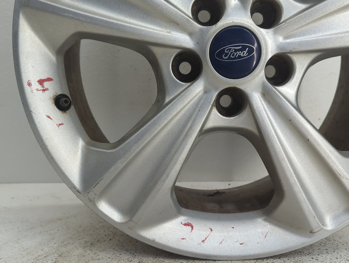 2013-2016 Ford Escape Oem Wheel Rim 1079091 - Oemusedautoparts1.com