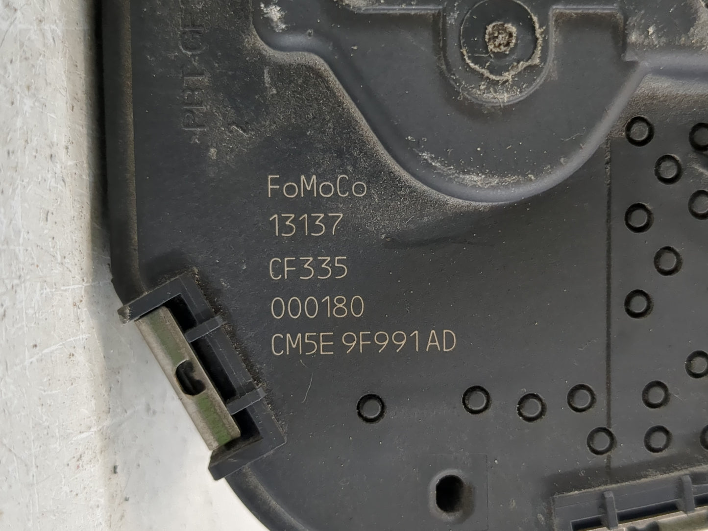 2013-2016 Ford Escape Throttle Body P/N:CM5E 9F991 AD Fits Fits 2012 2013 2014 2015 2016 2017 OEM Used Auto Parts - Oemuseda