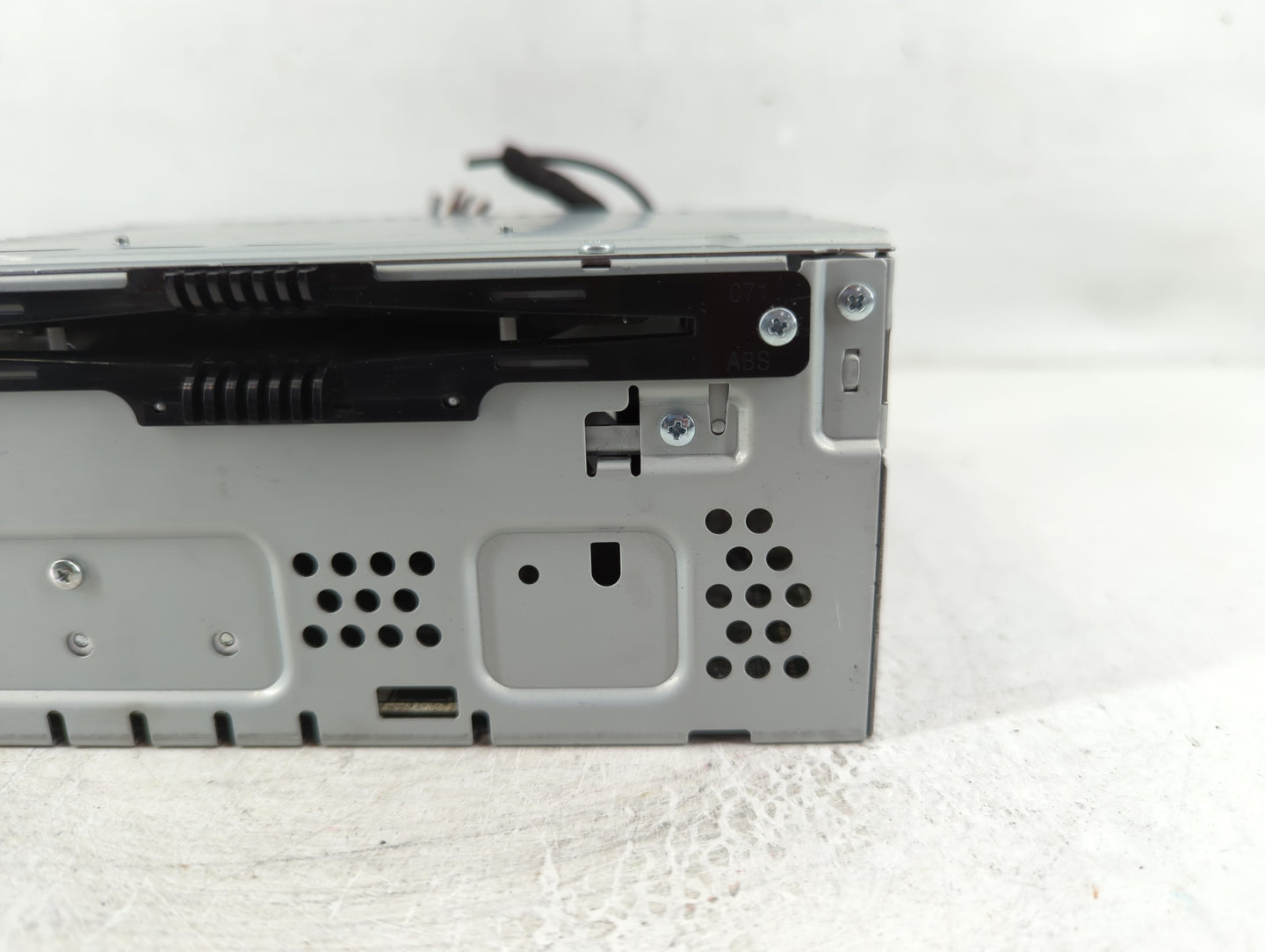 2013-2015 Ford Escape Radio AM FM Cd Player Receiver Replacement Fits Fits 2013 2014 2015 OEM Used Auto Parts - Oemusedautop