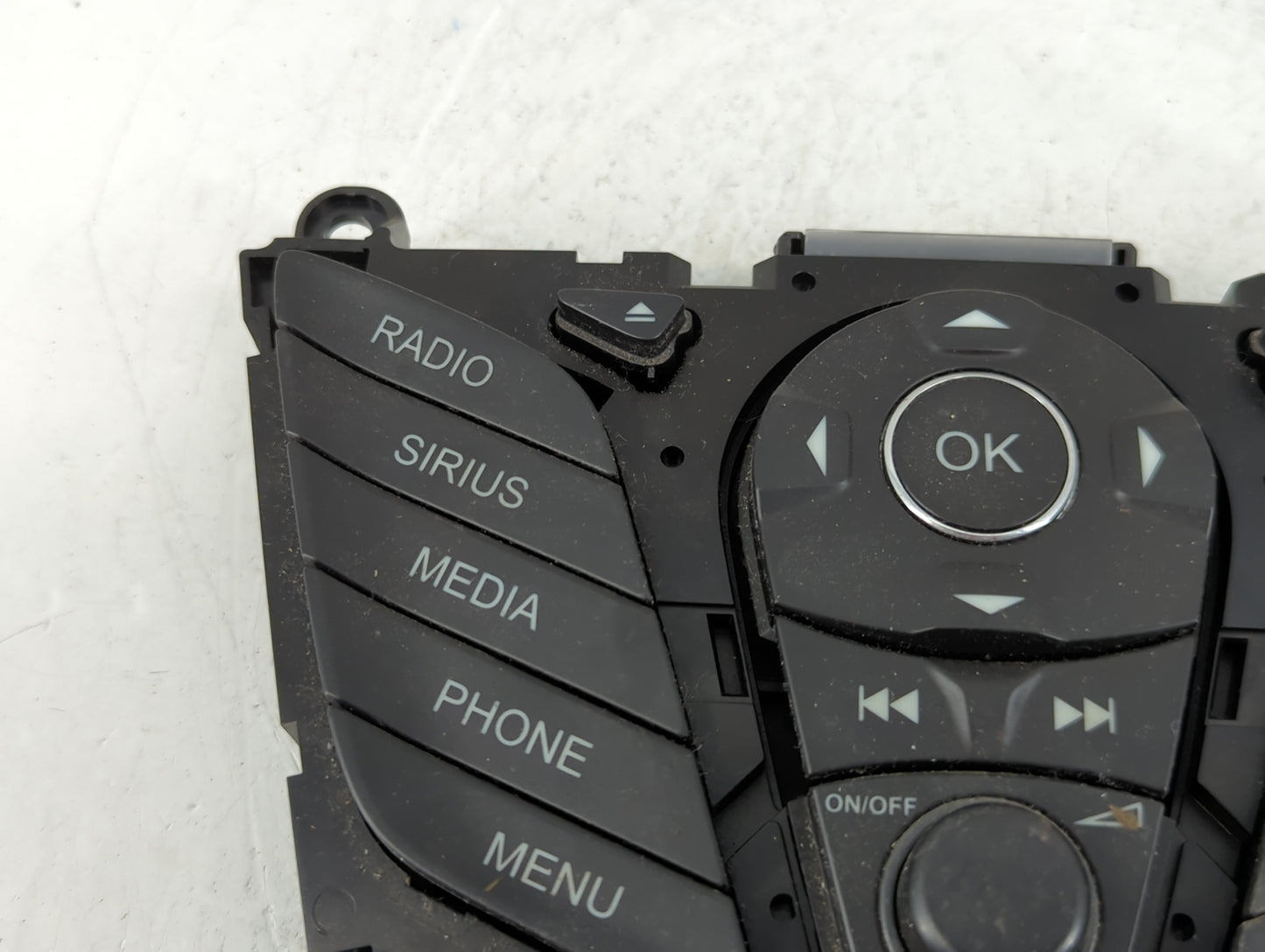 2013-2016 Ford Escape Radio AM FM Cd Player Receiver Replacement P/N:DJ5T-18K811 BA Fits Fits 2013 2014 2015 2016 OEM Used A
