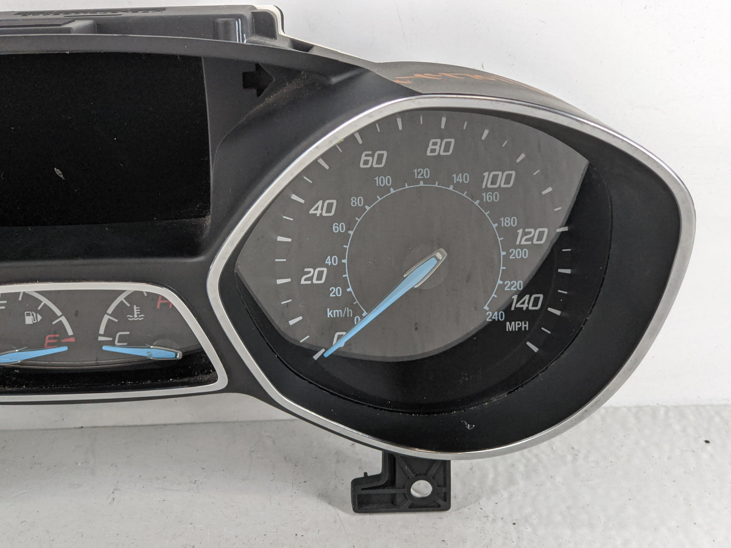 2013-2014 Ford Escape Instrument Cluster Speedometer Gauges Fits Fits 2013 2014 OEM Used Auto Parts - Oemusedautoparts1.com