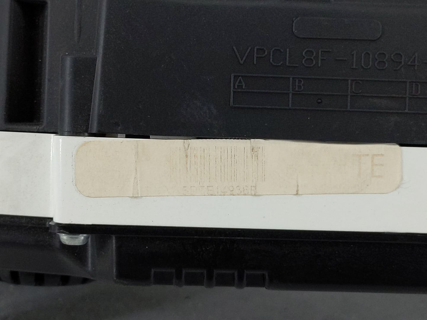 2013-2014 Ford Escape Instrument Cluster Speedometer Gauges Fits Fits 2013 2014 OEM Used Auto Parts - Oemusedautoparts1.com