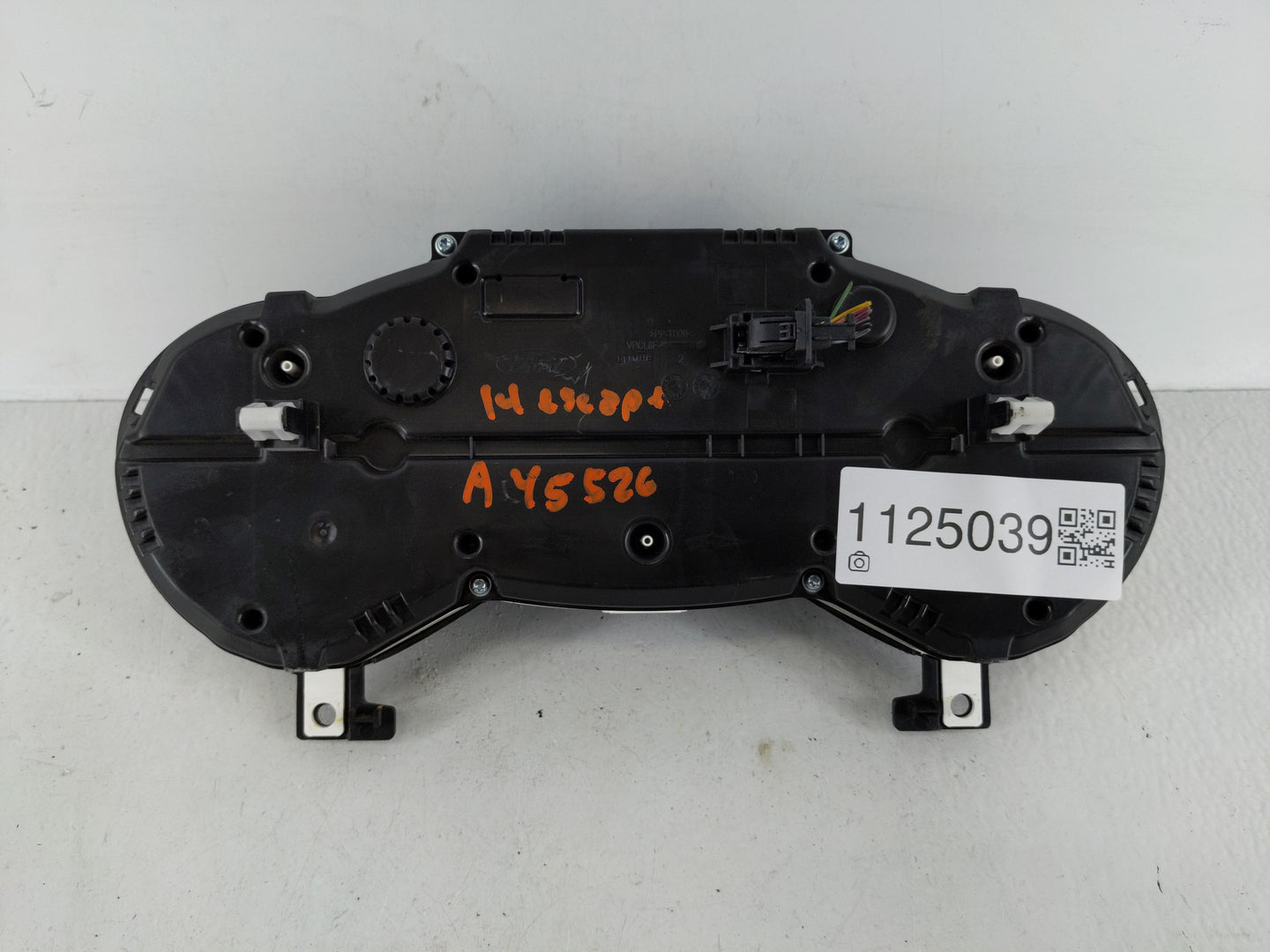 2014-2015 Ford Escape Instrument Cluster Speedometer Gauges P/N:DTHA26066A Fits Fits 2014 2015 OEM Used Auto Parts - Oemused