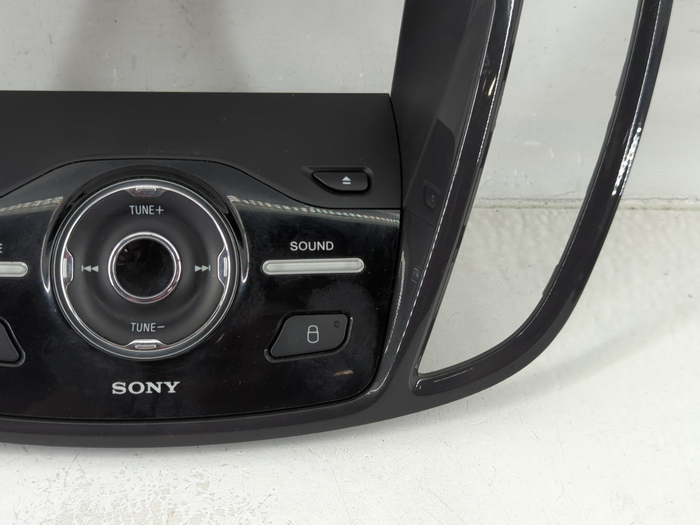 2013-2016 Ford Escape Radio AM FM Cd Player Receiver Replacement P/N:9151-696 Fits Fits 2013 2014 2015 2016 OEM Used Auto Pa
