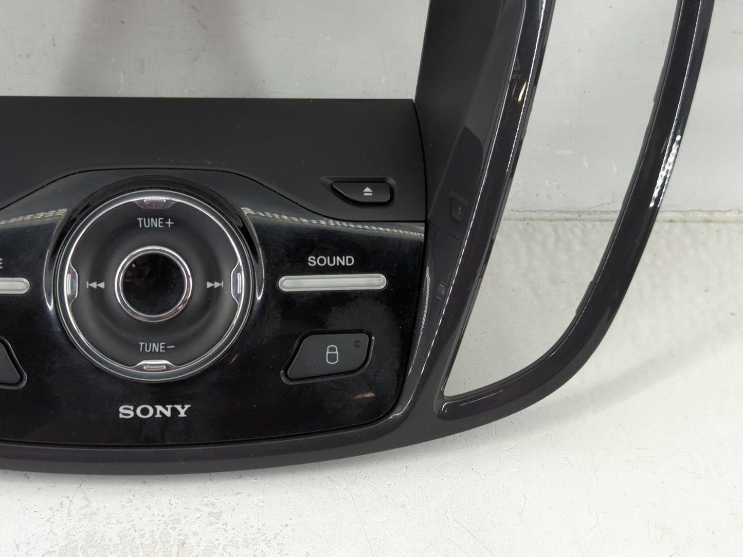 2013-2016 Ford Escape Radio AM FM Cd Player Receiver Replacement P/N:9151-696 Fits Fits 2013 2014 2015 2016 OEM Used Auto Pa