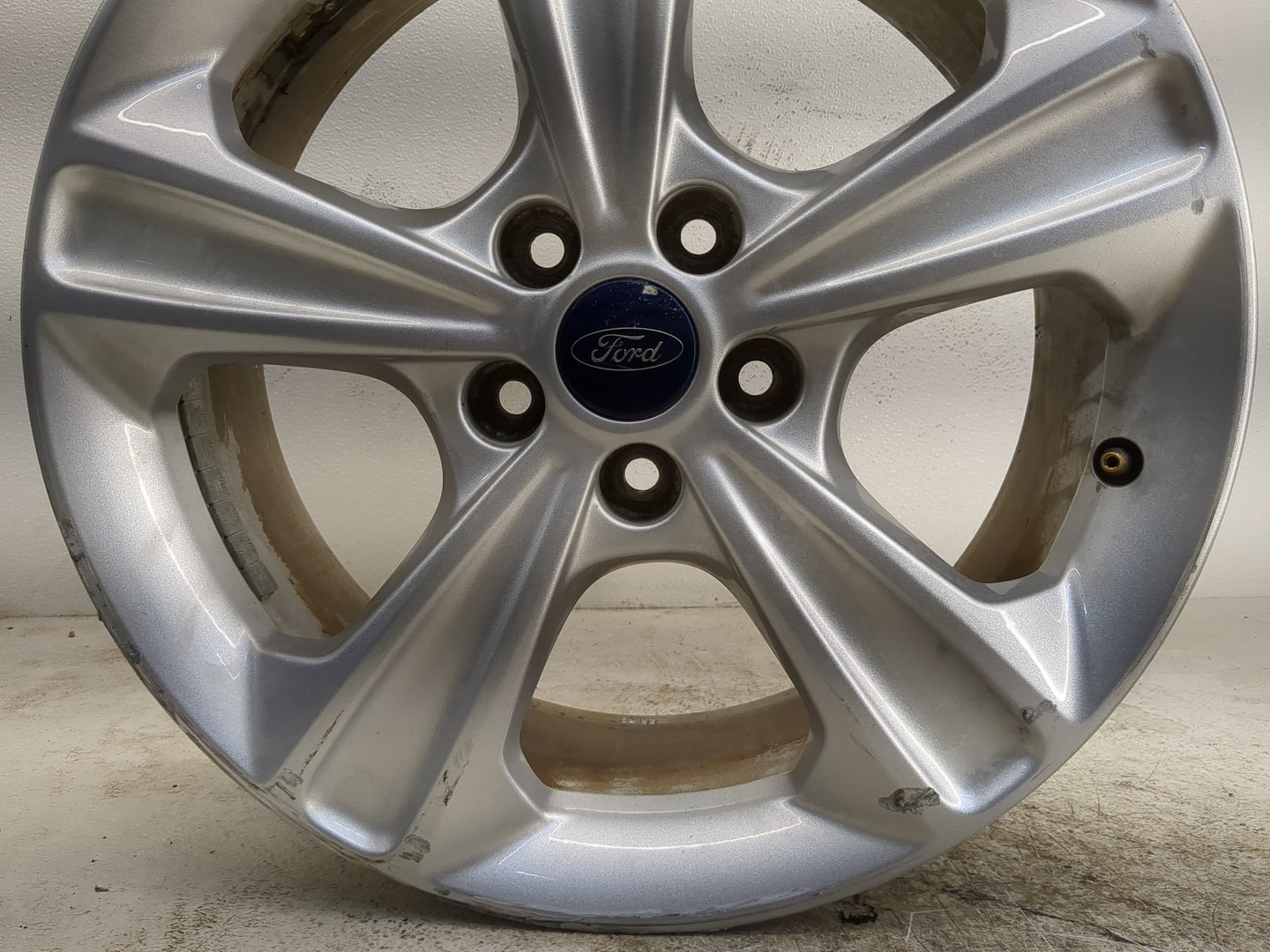 2013-2016 Ford Escape Oem Wheel Rim - Oemusedautoparts1.com