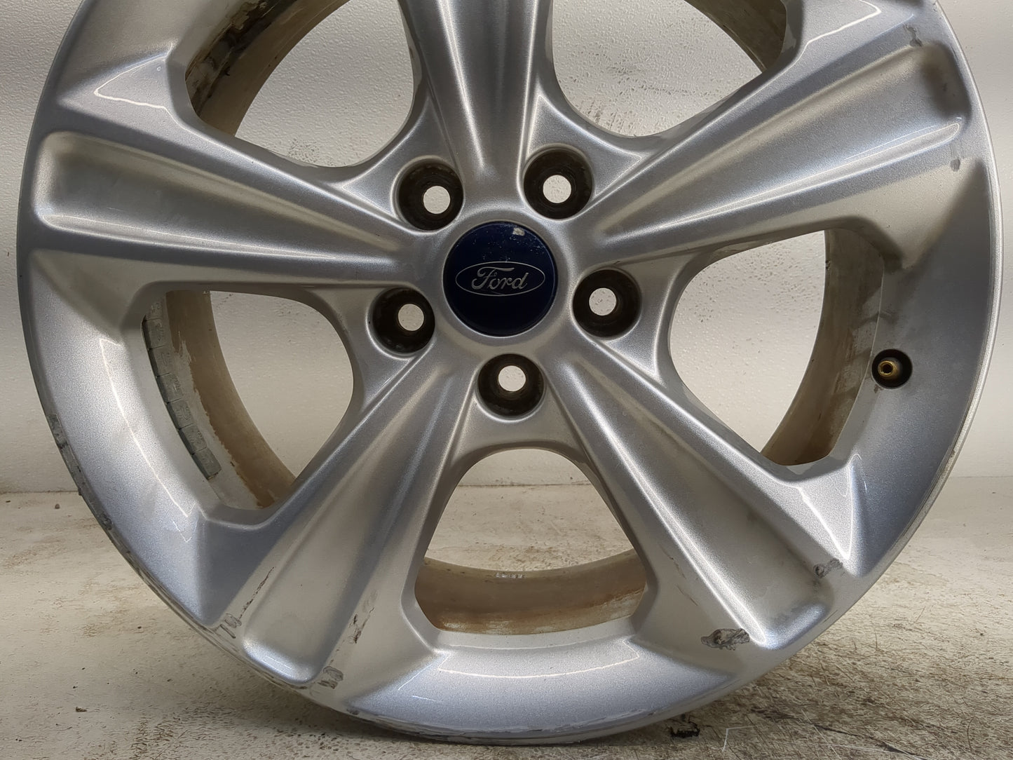 2013-2016 Ford Escape Oem Wheel Rim - Oemusedautoparts1.com