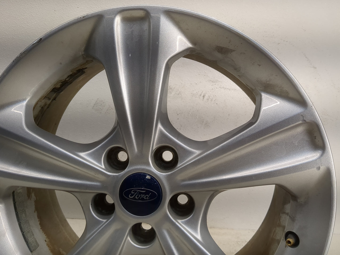 2013-2016 Ford Escape Oem Wheel Rim - Oemusedautoparts1.com