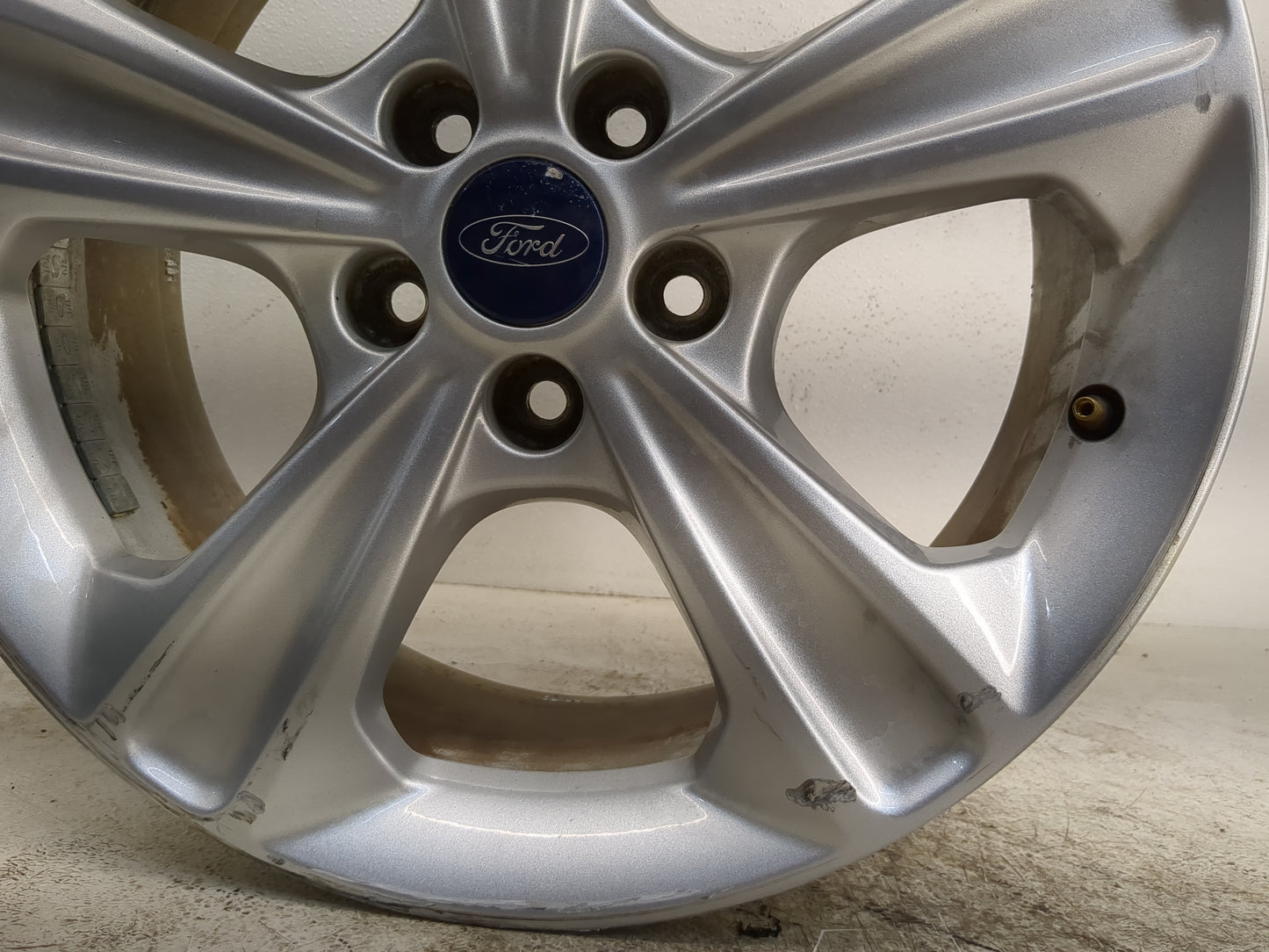 2013-2016 Ford Escape Oem Wheel Rim - Oemusedautoparts1.com