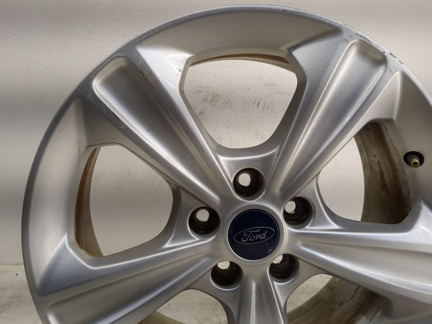 2013-2019 Ford Escape Oem Wheel Rim - Oemusedautoparts1.com
