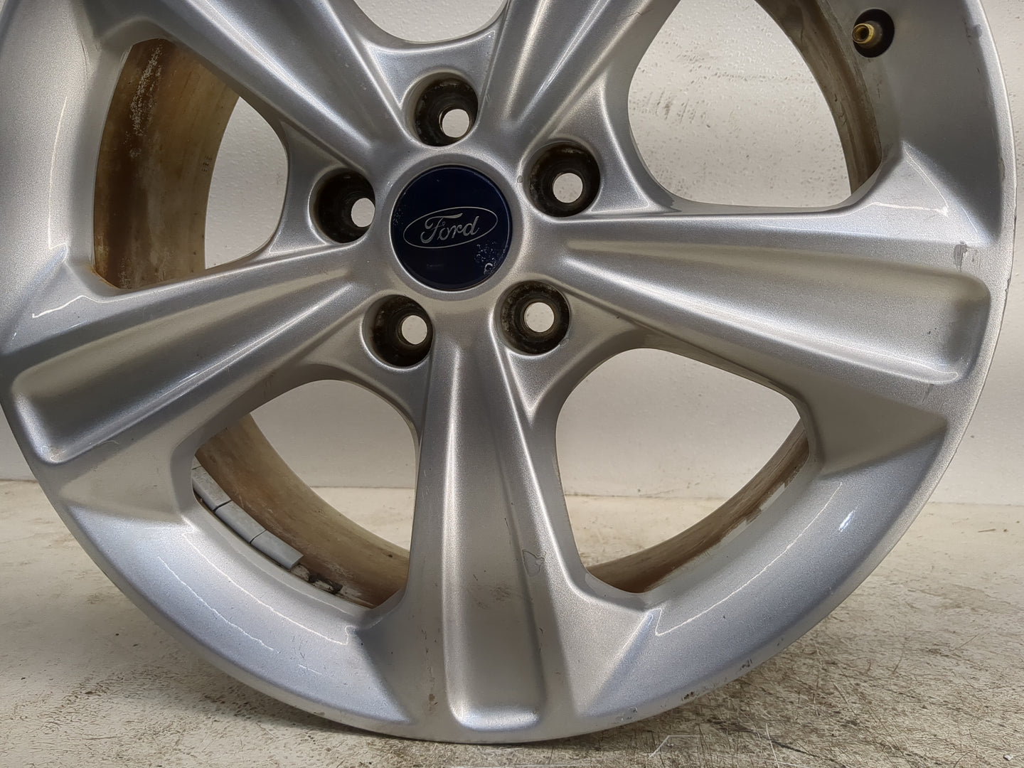 2013-2019 Ford Escape Oem Wheel Rim - Oemusedautoparts1.com