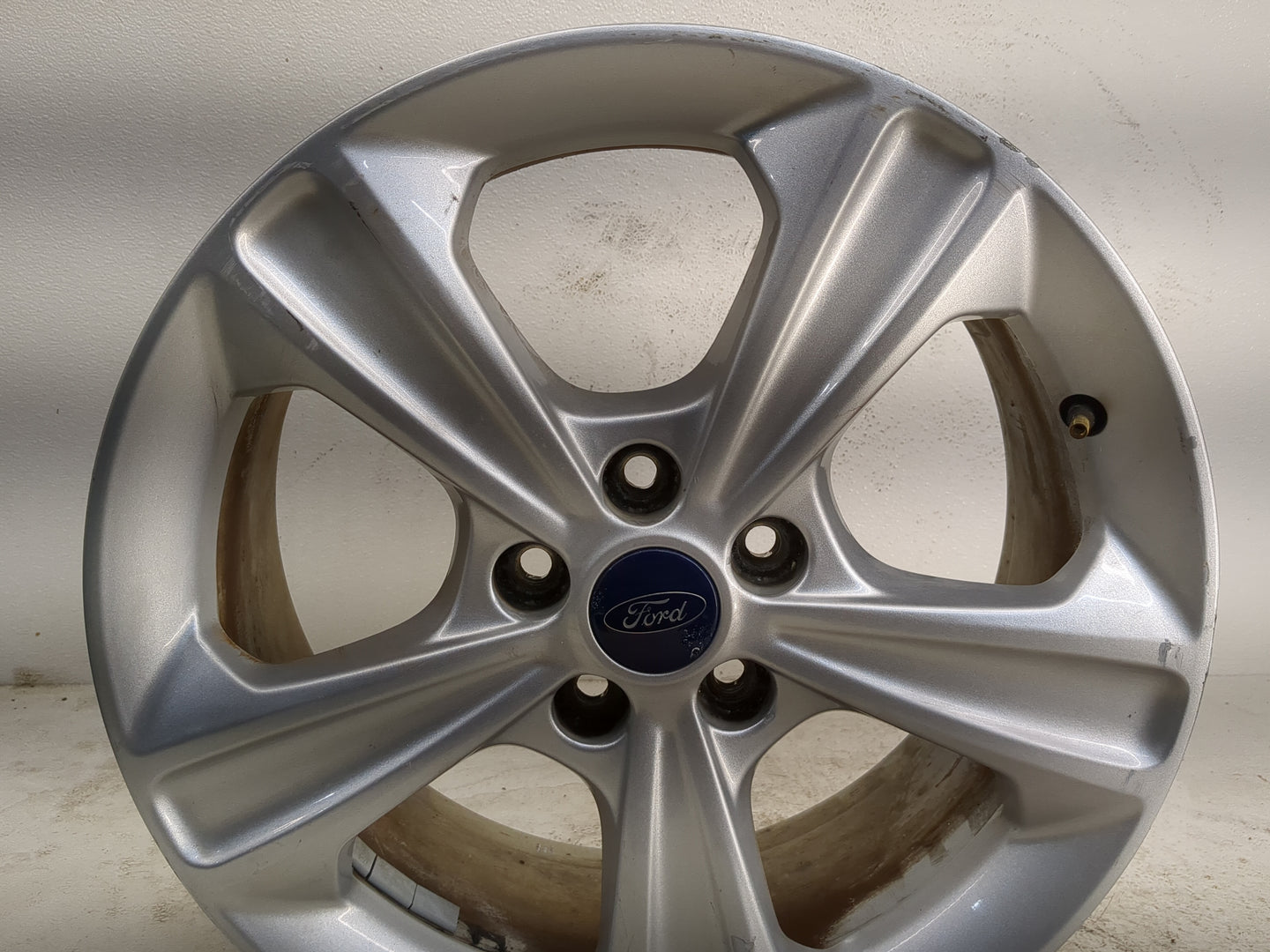 2013-2019 Ford Escape Oem Wheel Rim - Oemusedautoparts1.com